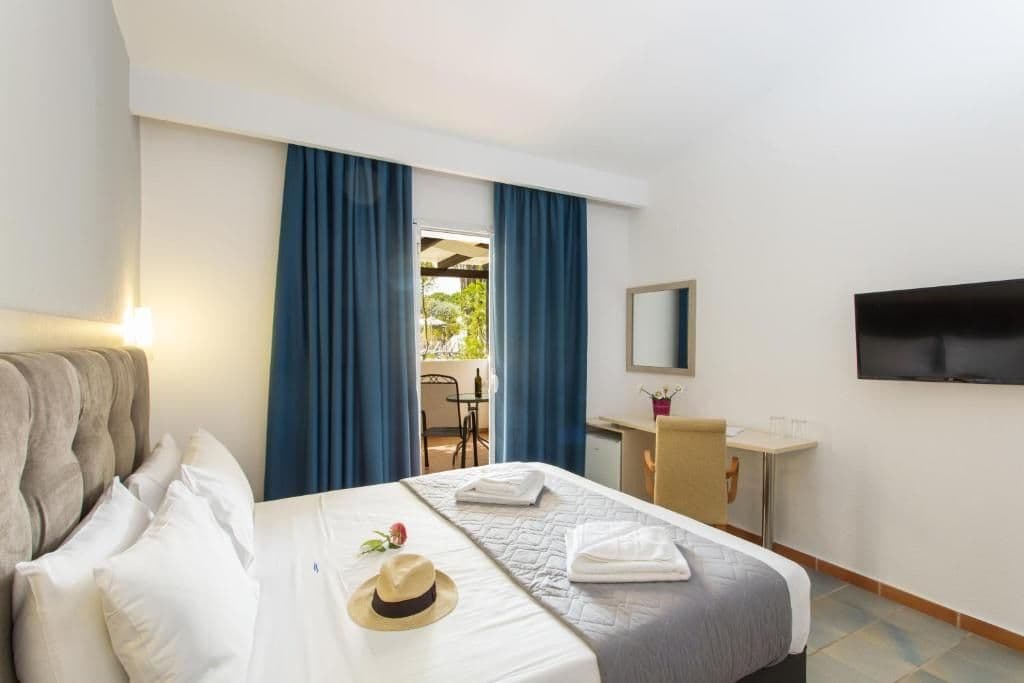 room-types-CORALBLUE-BUNGGV-0.jpg