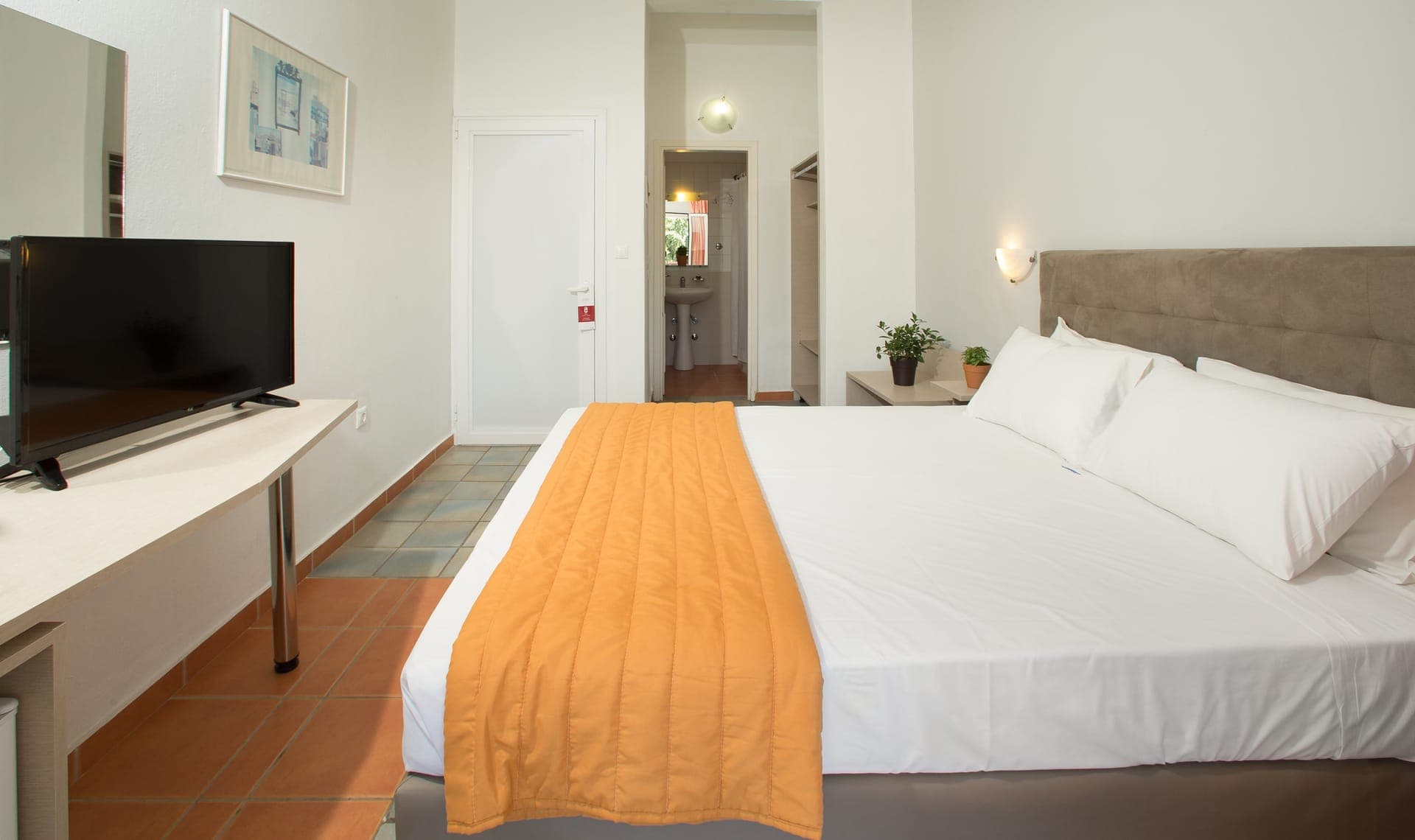 room-types-CORALBLUE-DBLGV-0.jpg
