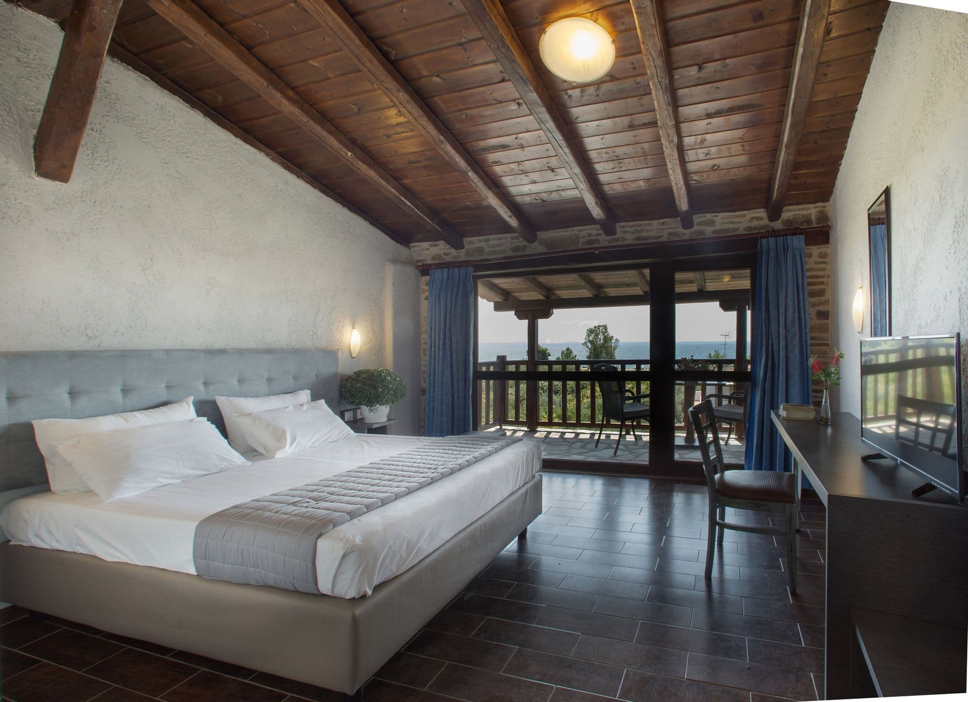 room-types-CORALBLUE-LOFT-0.jpg