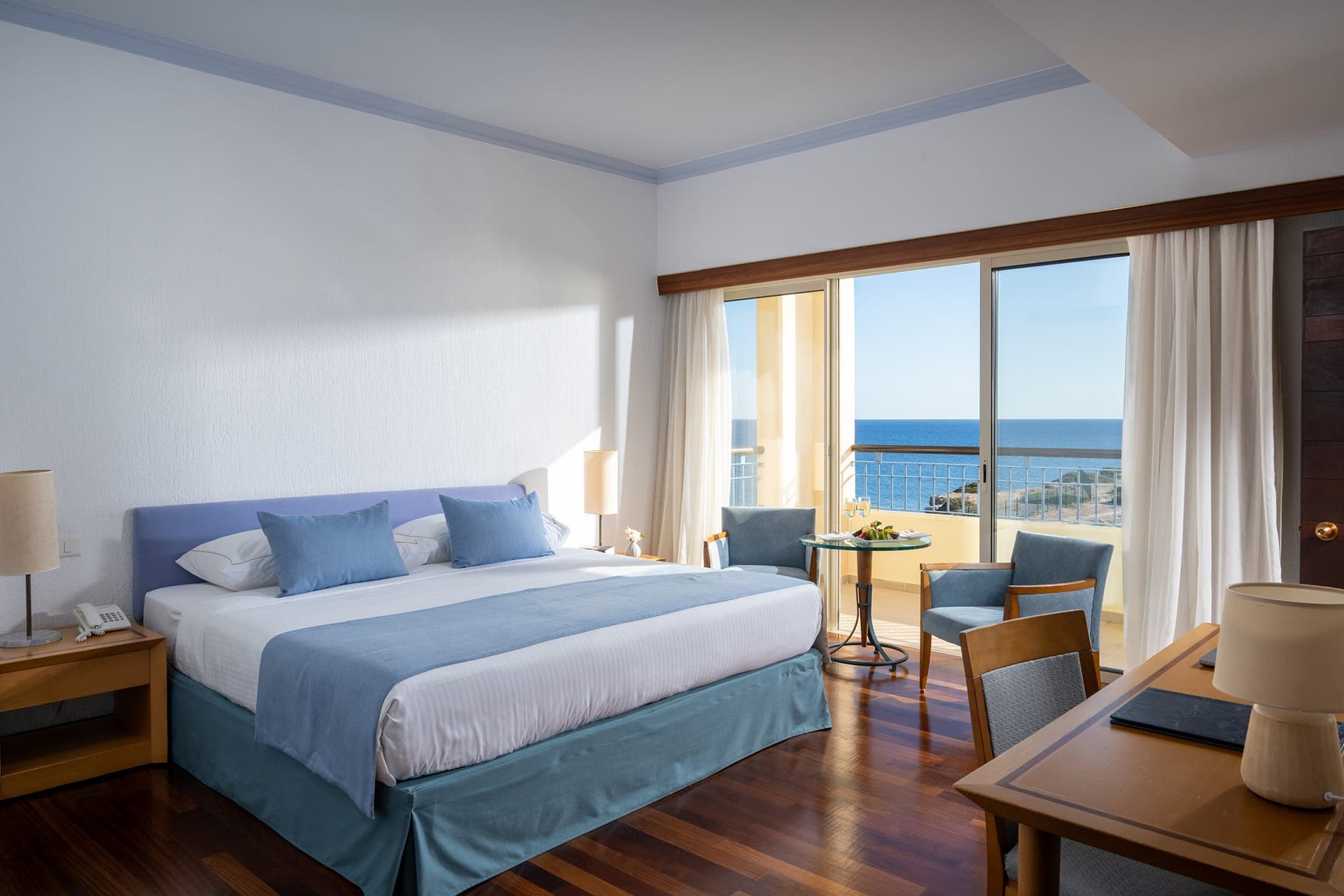 room-types-CORALTH-SUITE2-0.jpg