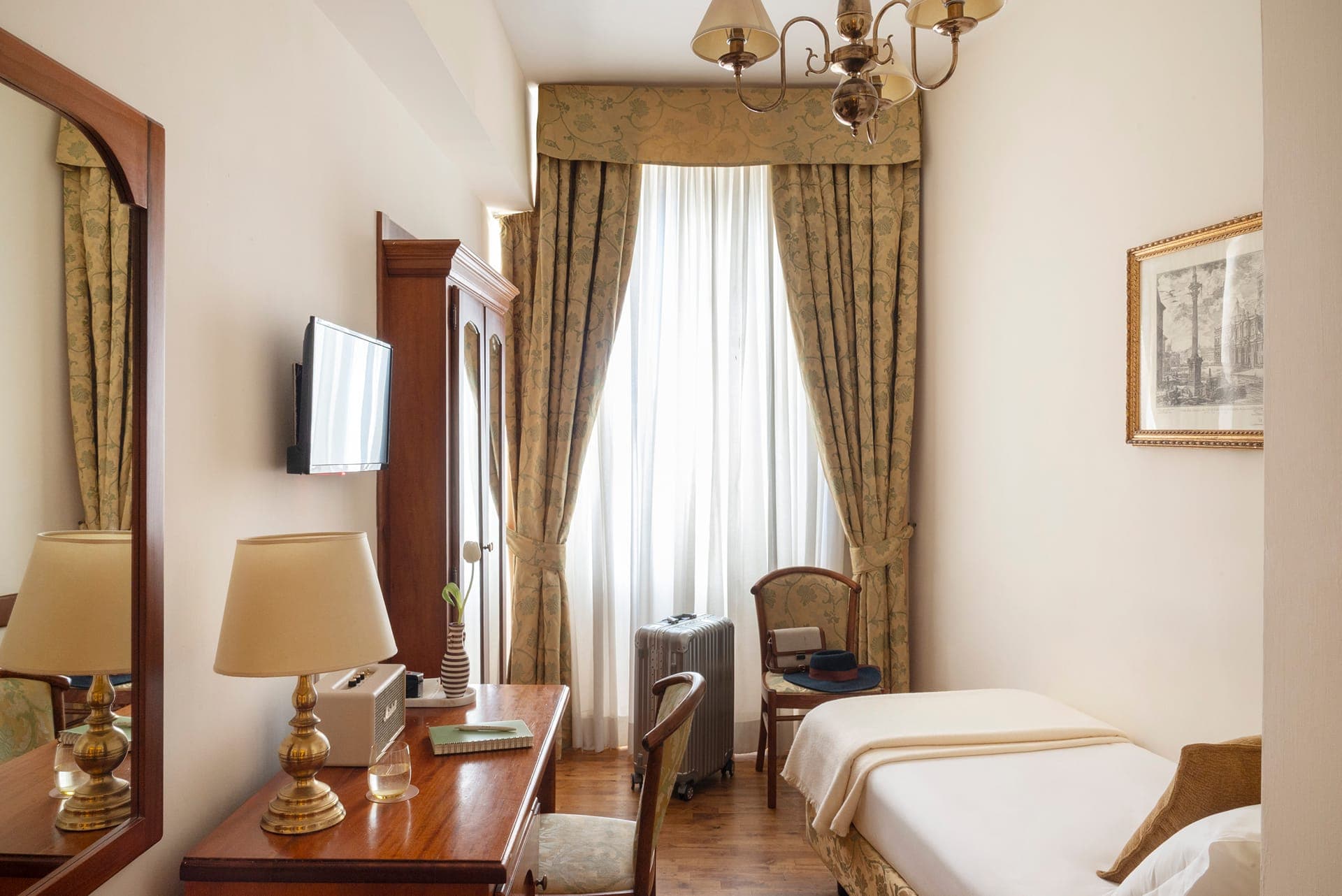 room-types-CORTINAROM-SGL-0.jpg
