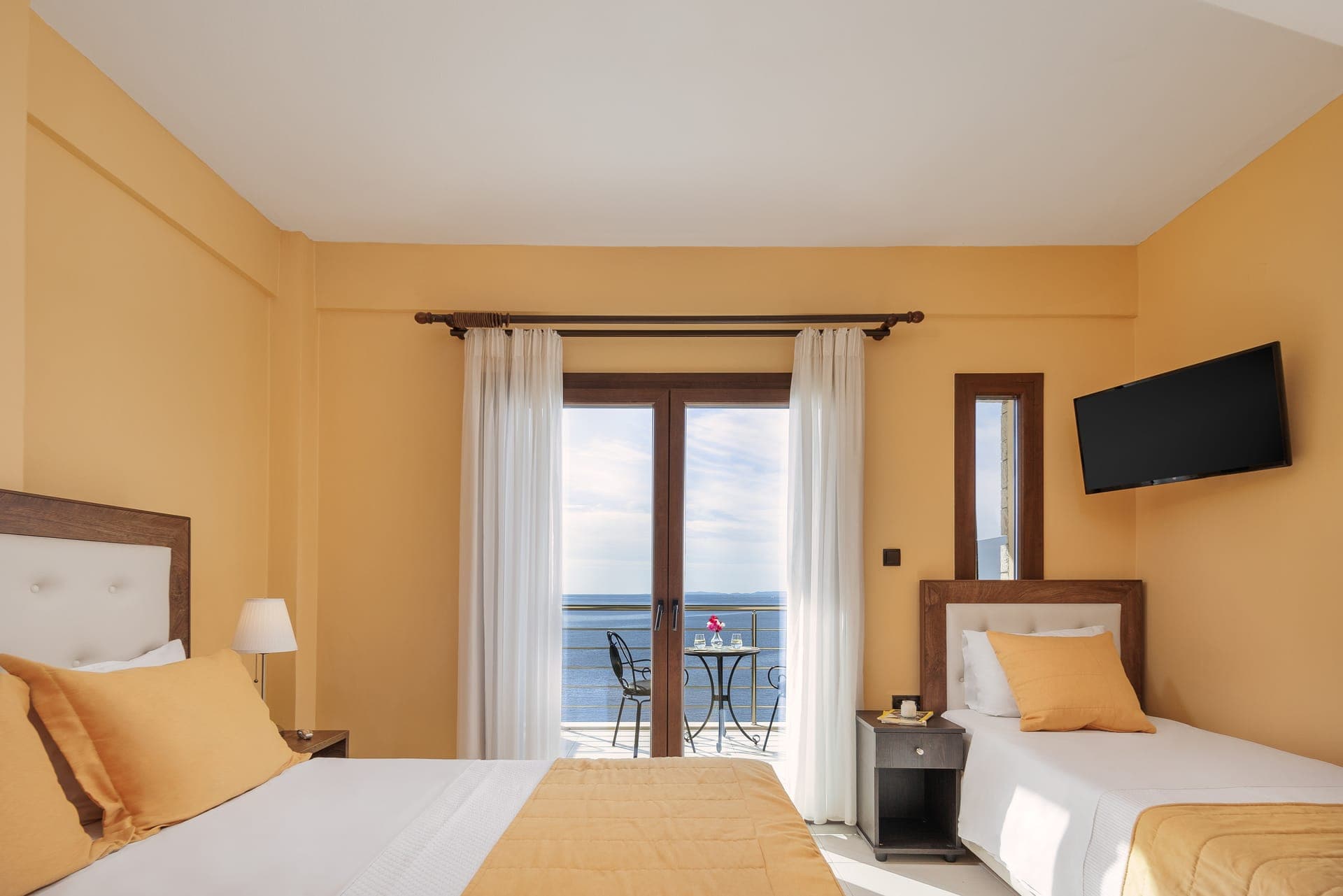 room-types-COSTASMERA-TRPLRM-0.jpg