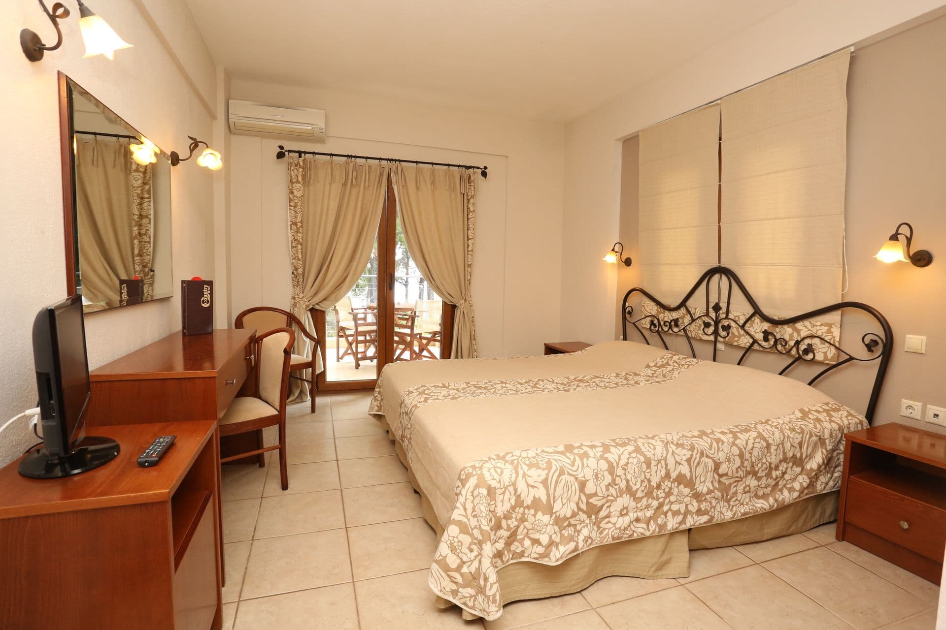 room-types-COUNTRYINN-DBL-0.jpg