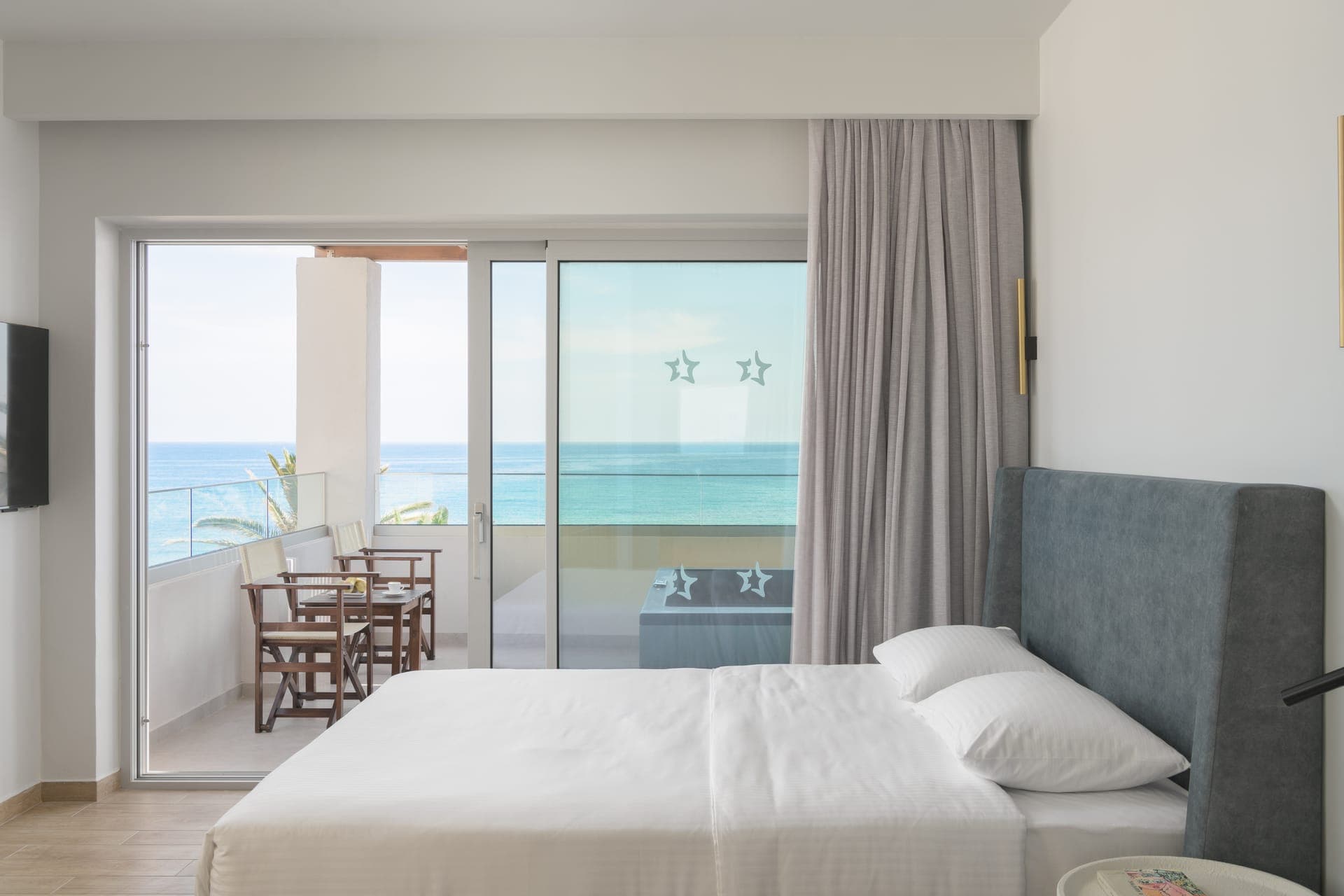 room-types-CRETAROYAL-RSUISV-0.jpg