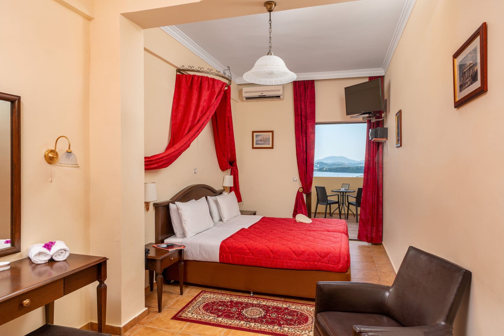 room-types-CRFSECRET-DLX-0.jpg