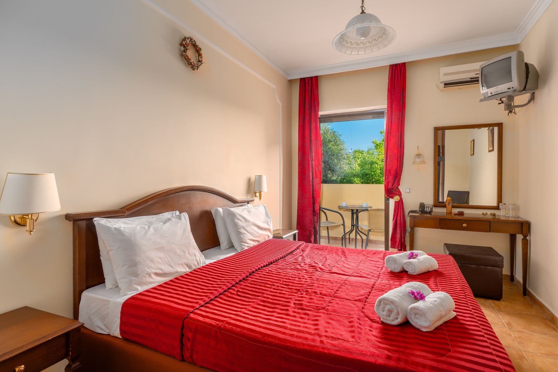 room-types-CRFSECRET-STD-0.jpg