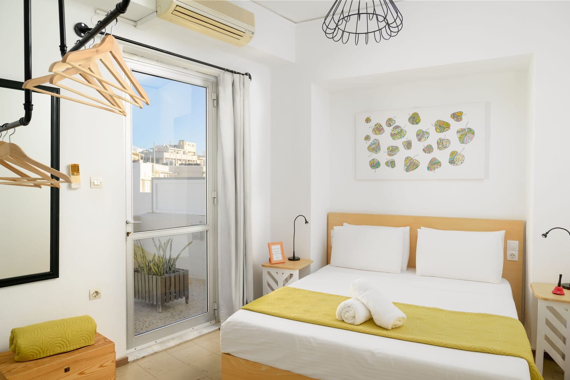 Crops Suites Accommodation Heraklion Bedroom