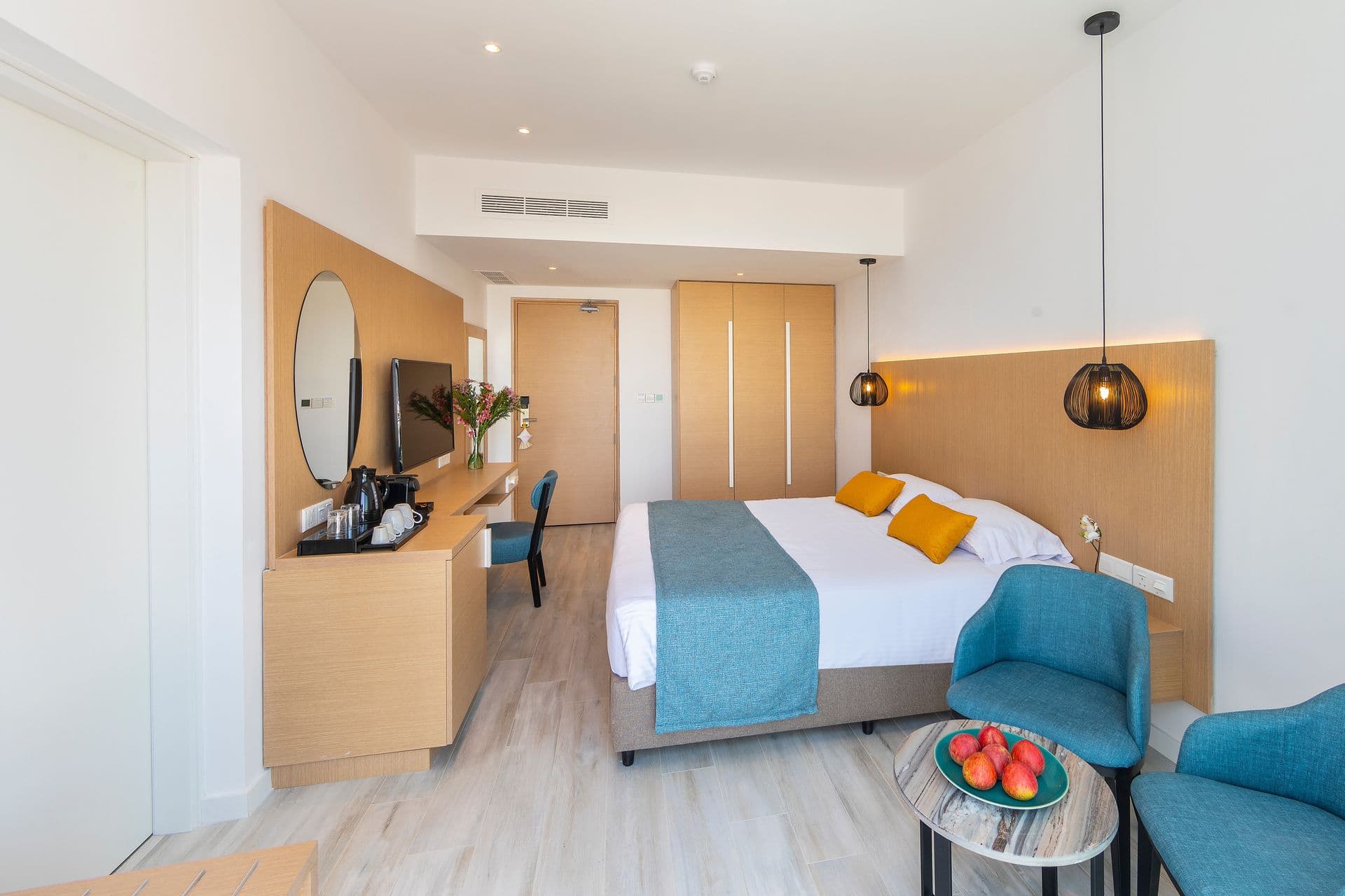 room-types-CRYSTALCOV-SIDESV-0.jpg