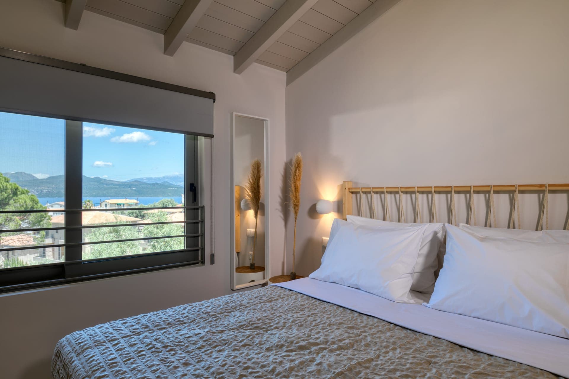 room-types-CRYSTALW-EMERAL-0.jpg