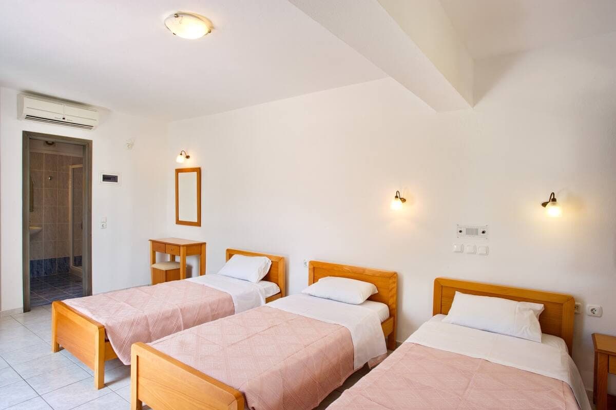 room-types-DAGRISVILL-TRIPLE-0.jpg
