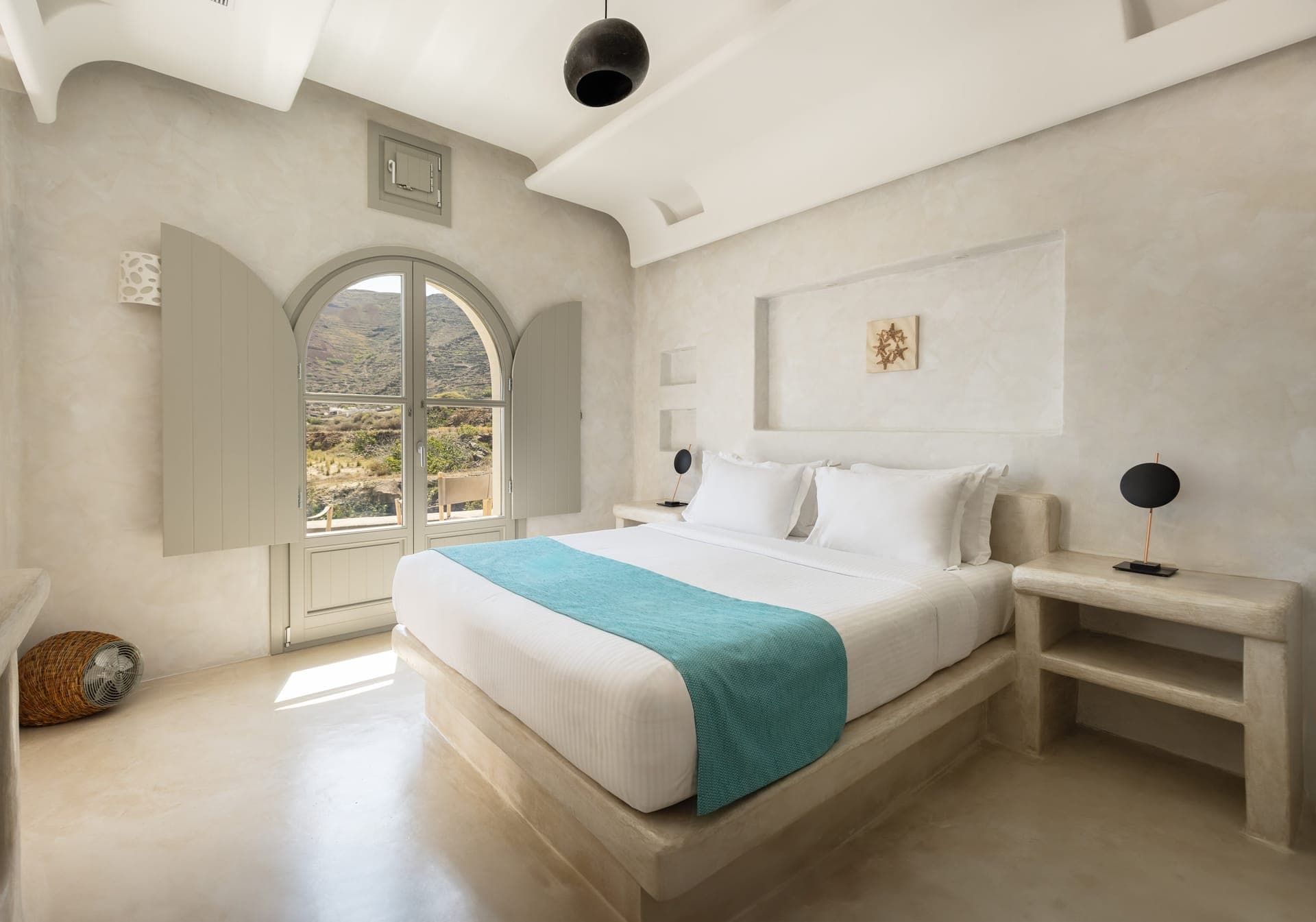 room-types-DANAESUIT-DLXR-0.jpg