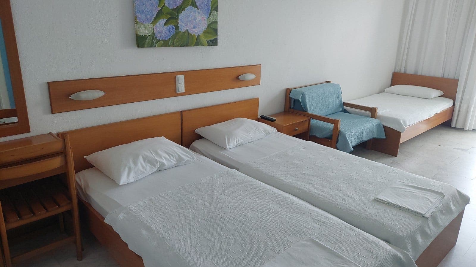 room-types-DANAETHASS-TRIPLE-0.jpg