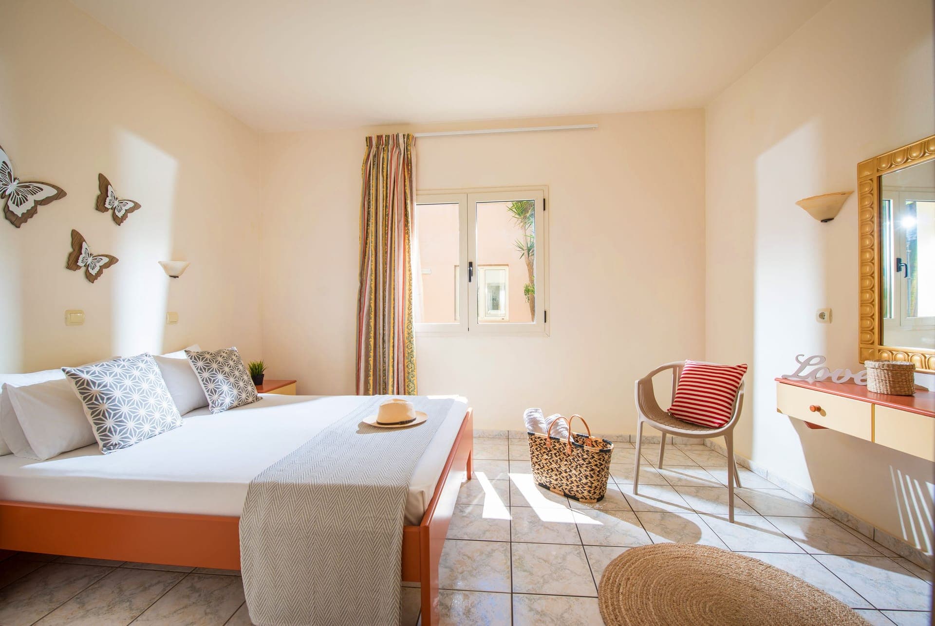 room-types-DANAIDES-APART-0.jpg