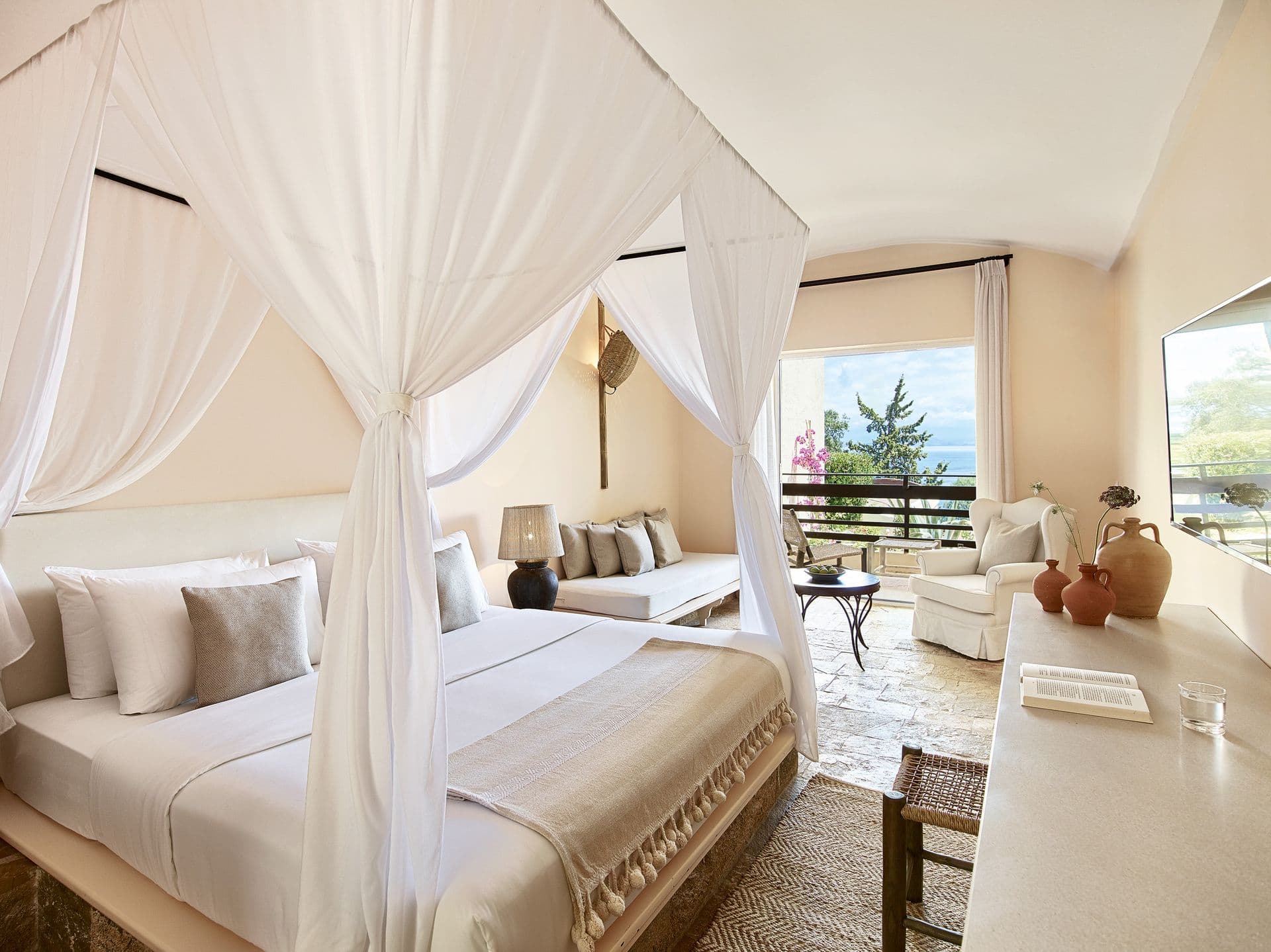 room-types-DAPHNILBAY-BSS-0.jpg