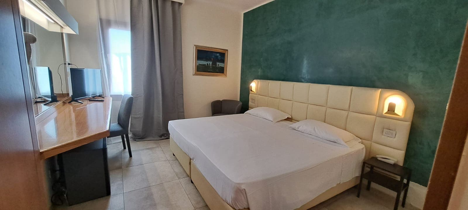 room-types-DELFLORENC-DBLCLA-0.jpg