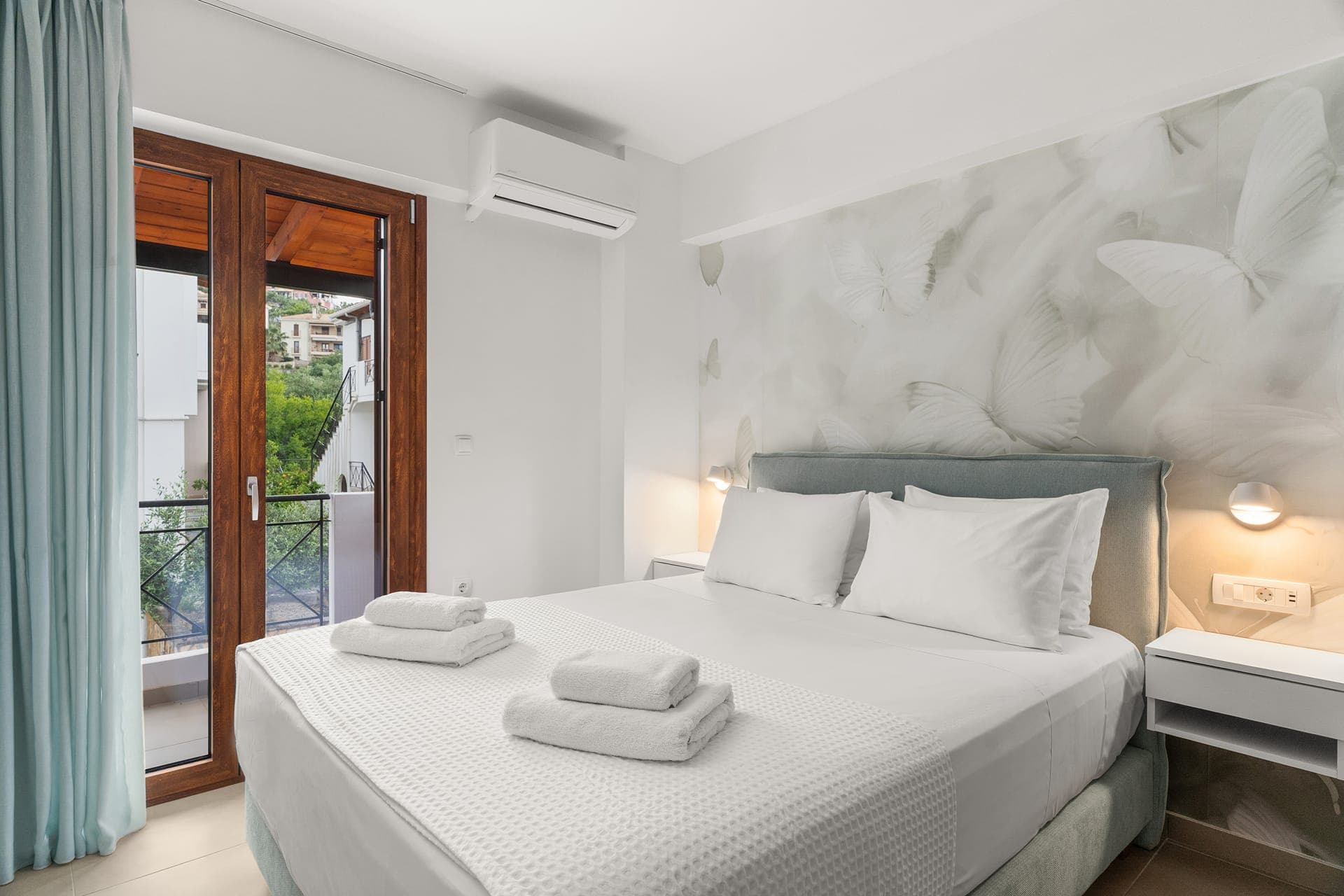 room-types-DELPHINSIV-DFAPT-0.jpg