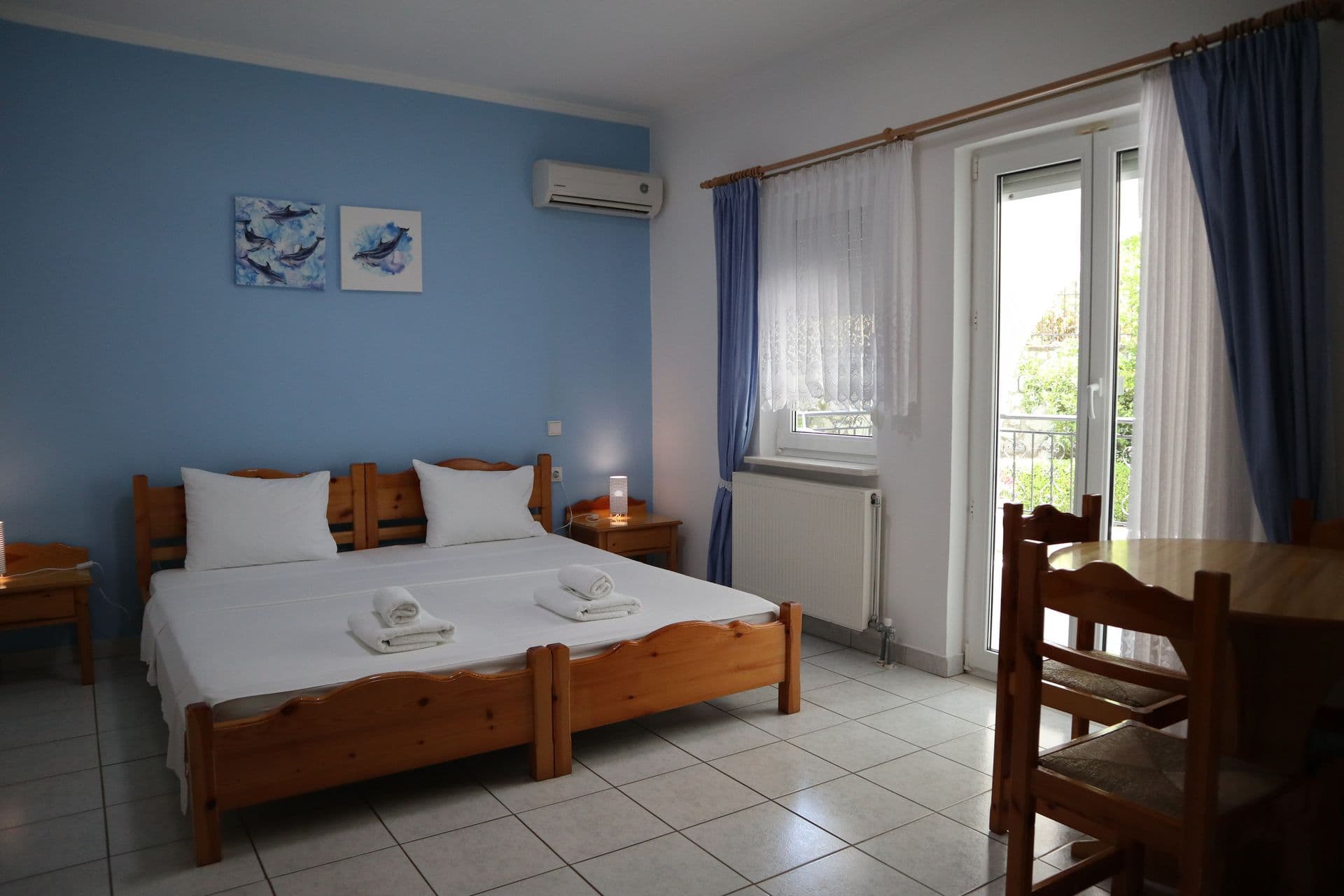 room-types-DELPHINSIV-FML-0.jpg