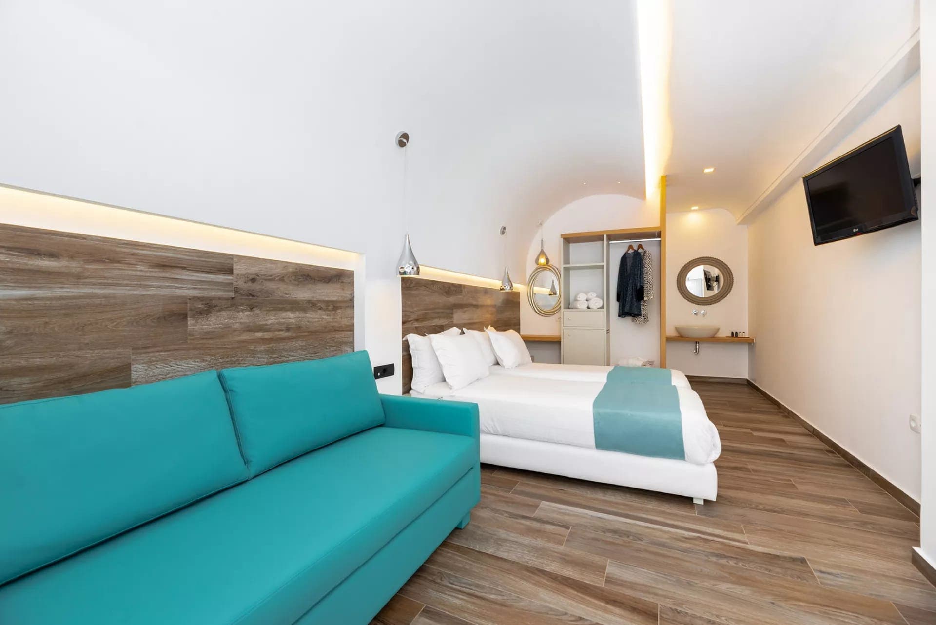 room-types-DELUXESAN-STANDA-0.jpg