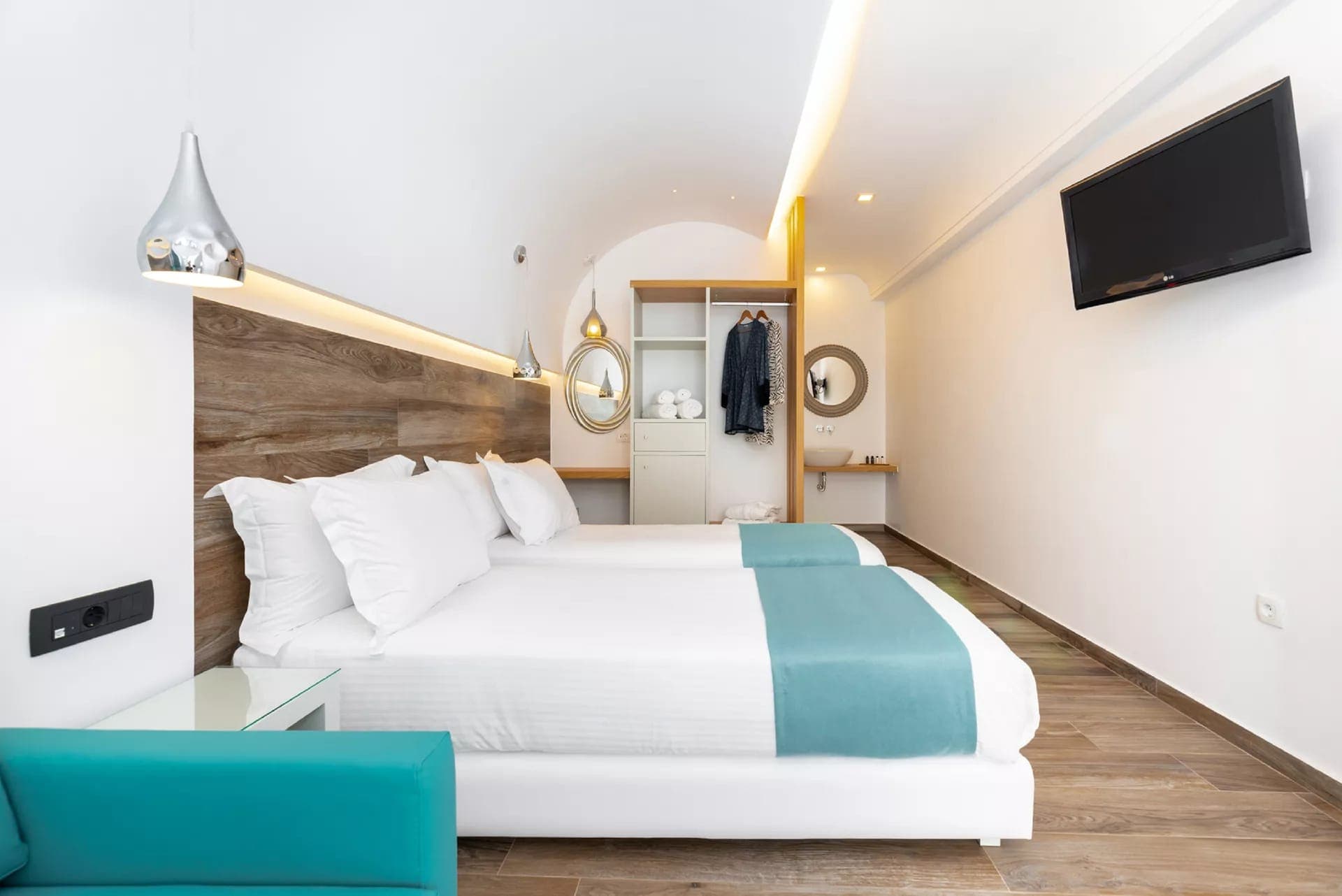 room-types-DELUXESAN-SUPER-0.jpg