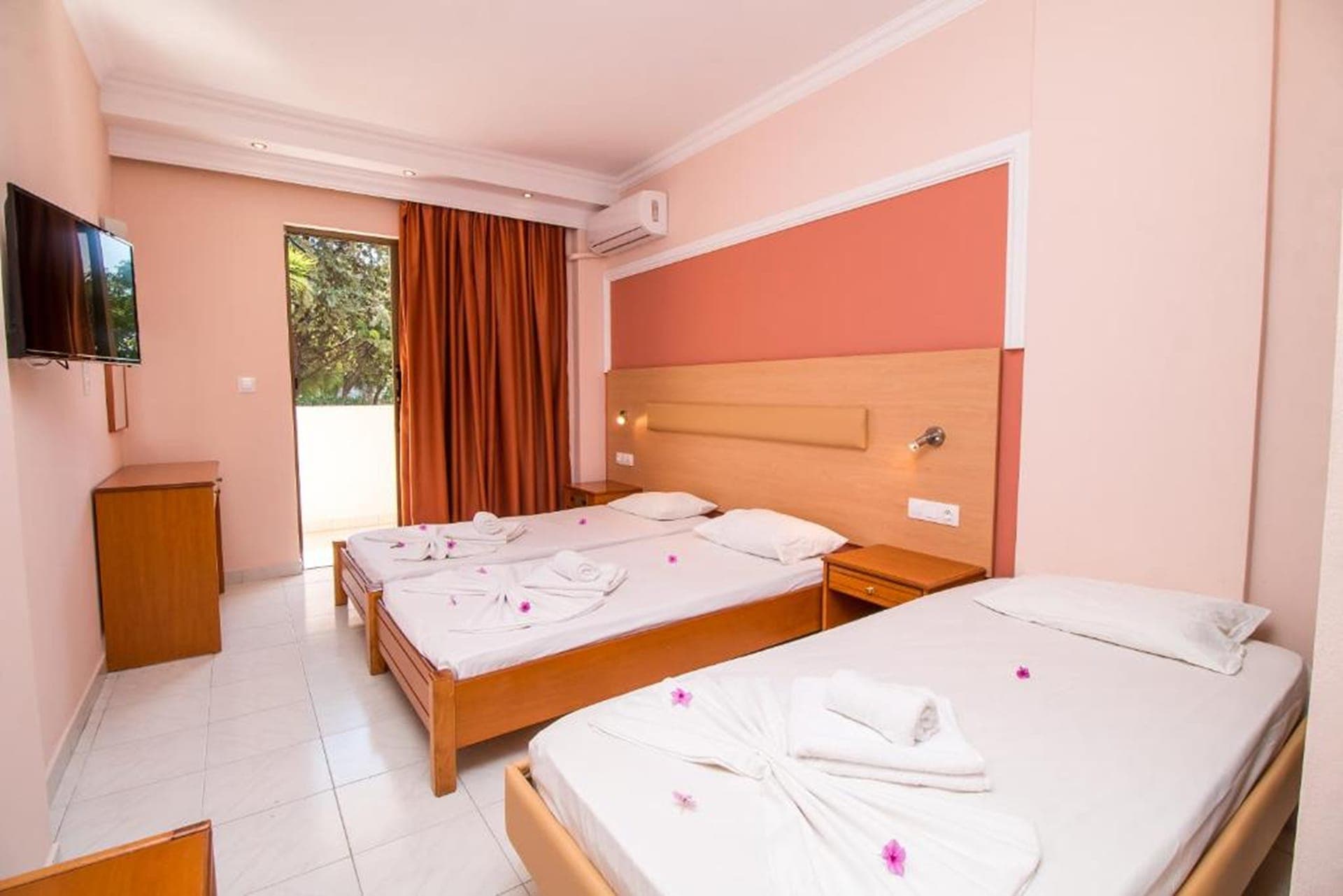 room-types-DIAGORASRS-APT-0.jpg