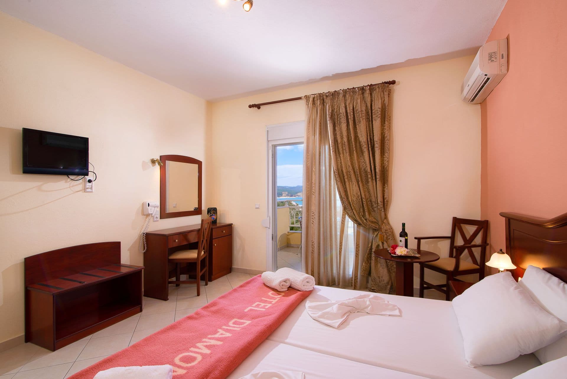 room-types-DIAMONDHTL-DBLSV-0.jpg