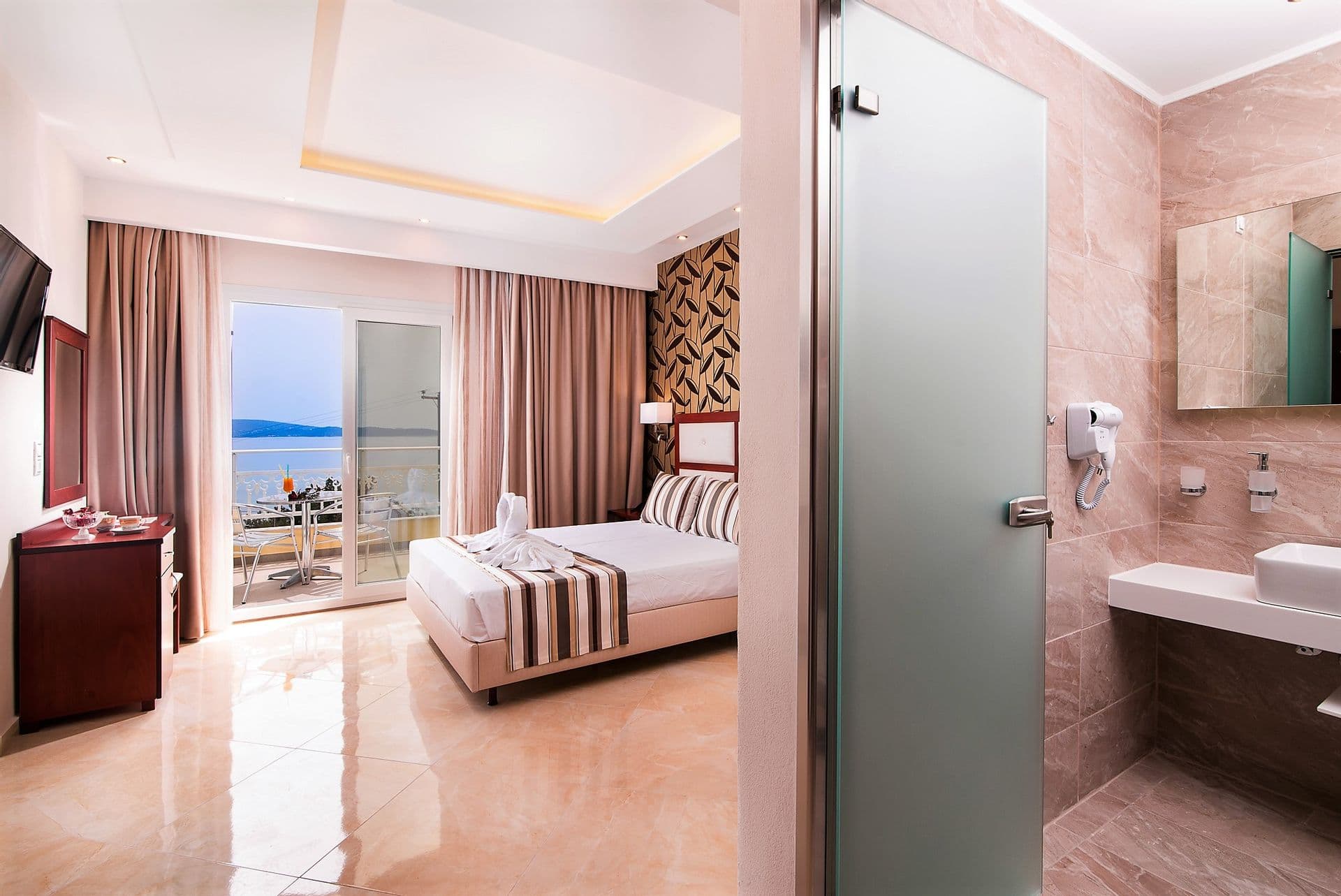 room-types-DIAMONDHTL-DXDBSV-0.jpg