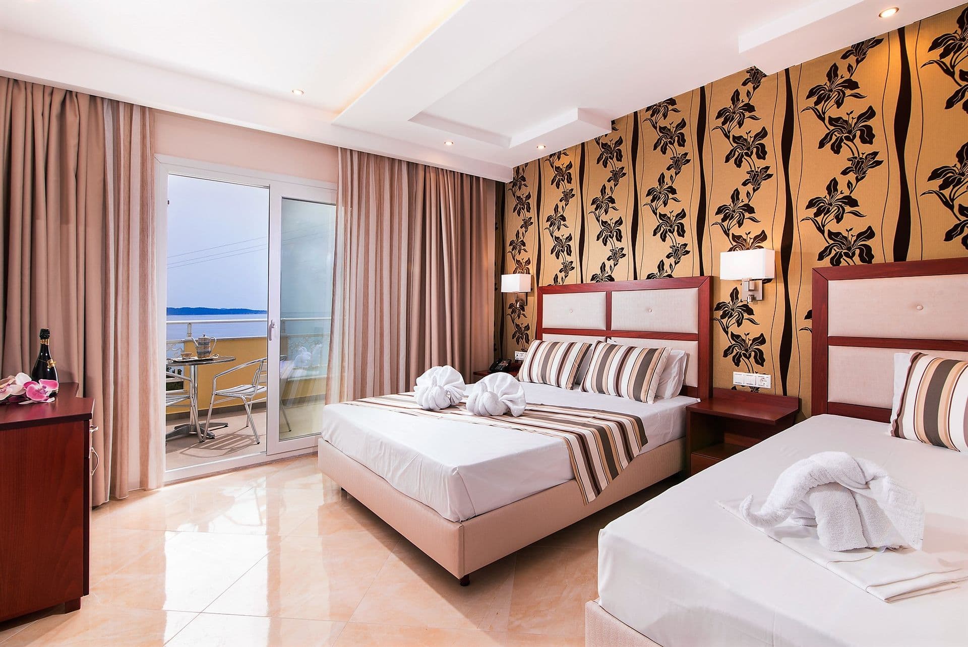 room-types-DIAMONDHTL-DXTLSV-0.jpg