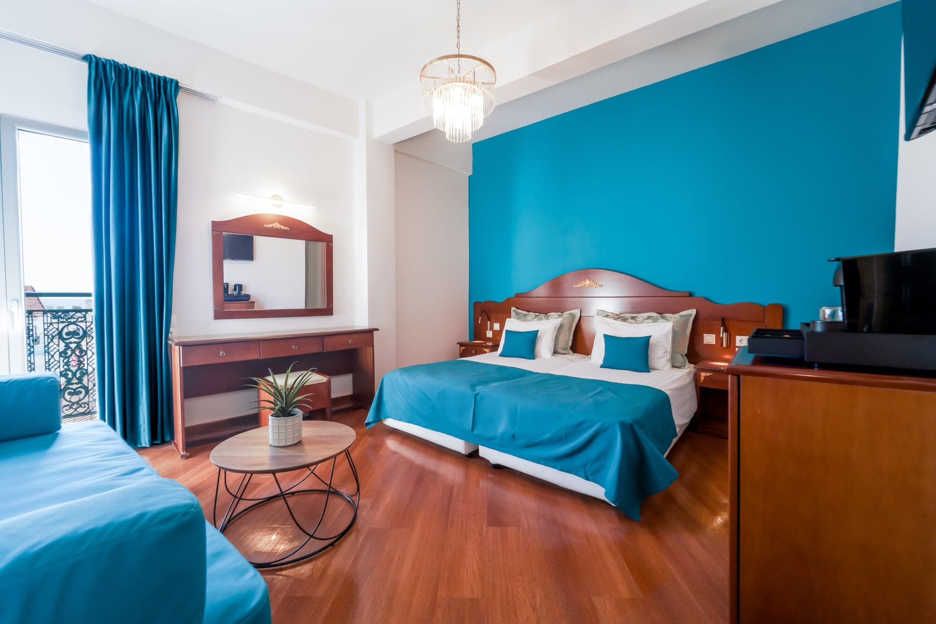 room-types-DIANAHTL-DLX-0.jpg