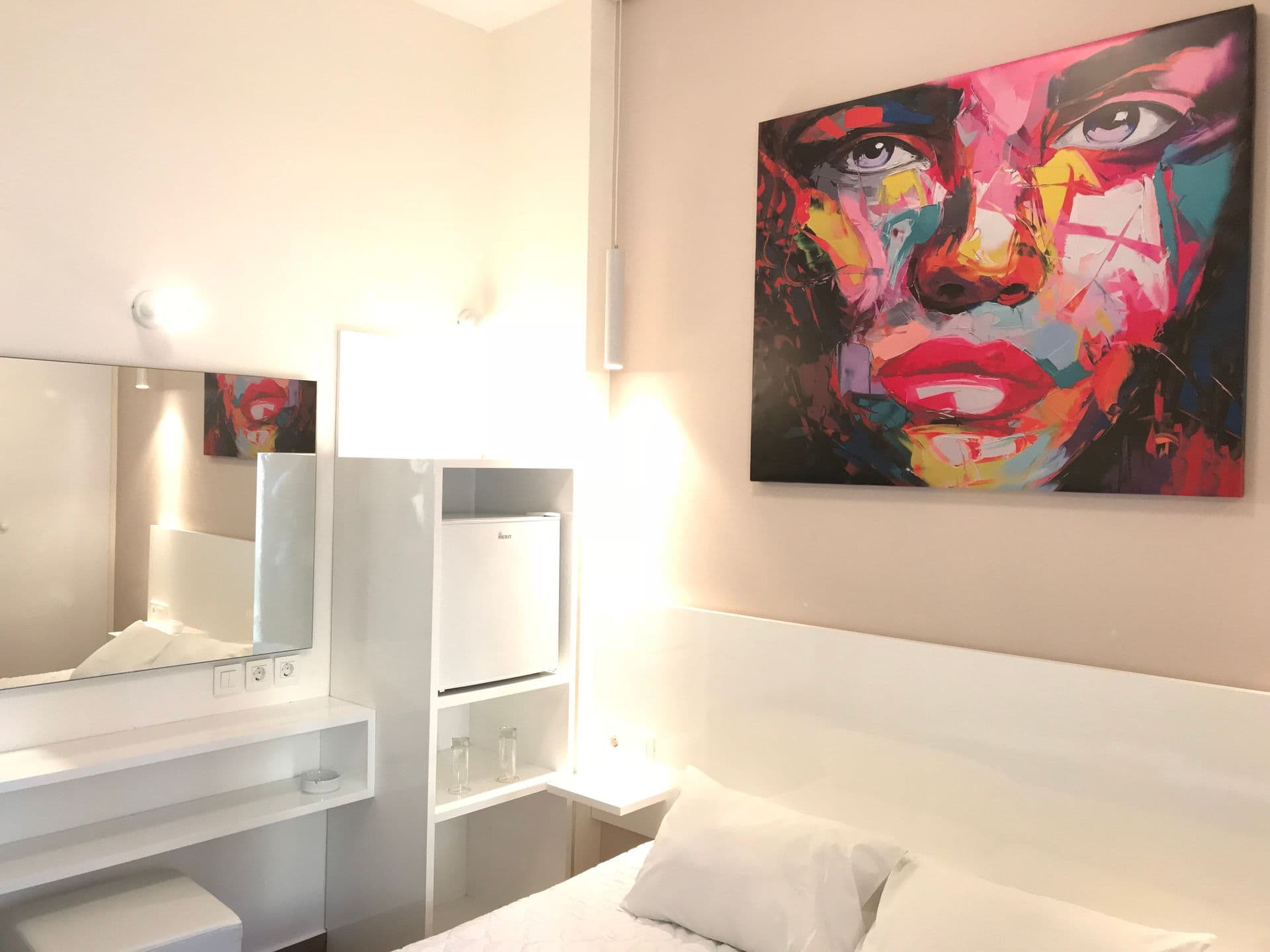 room-types-DIANAHTL-SGL-0.jpg