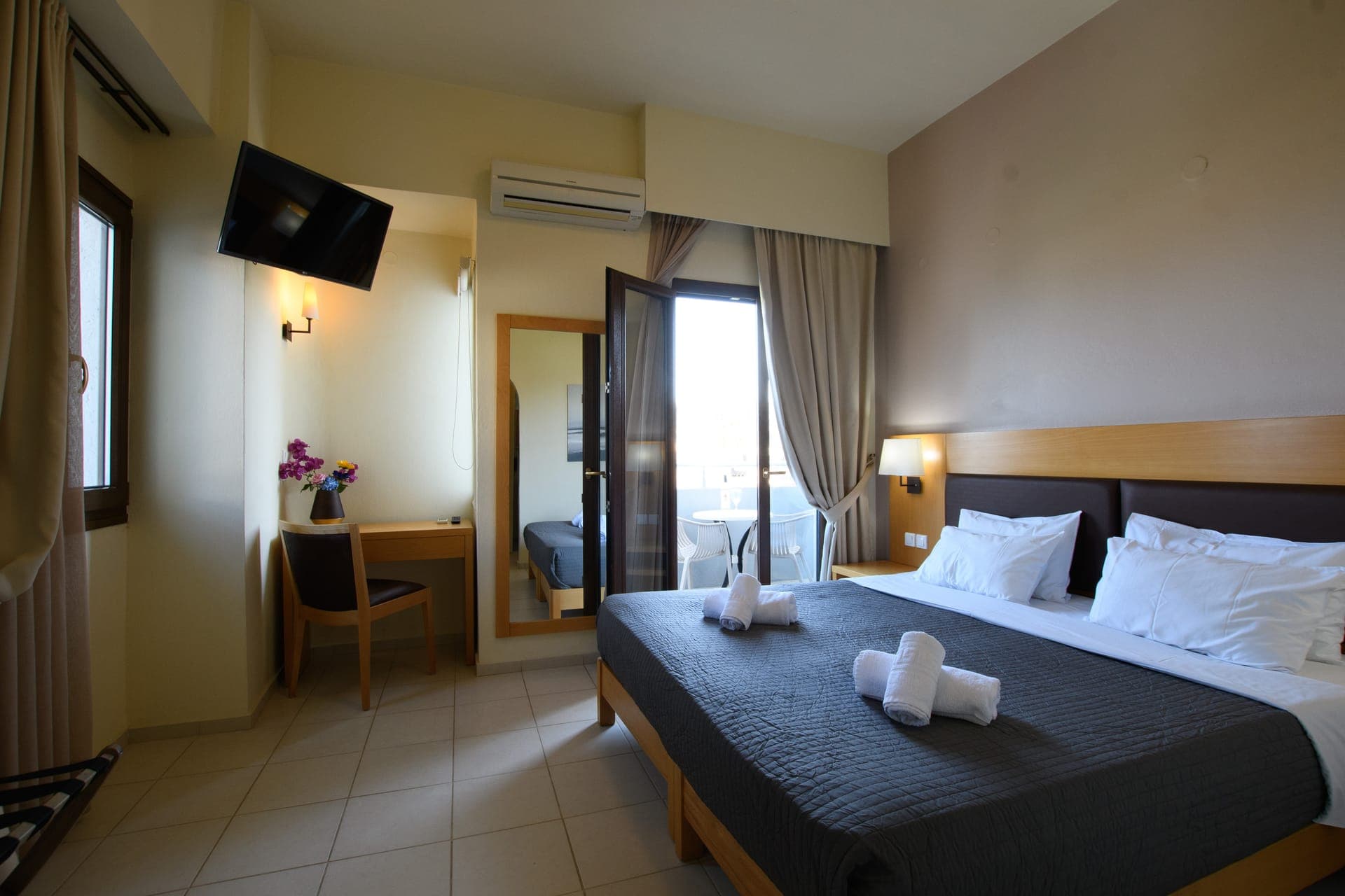 room-types-DIMITRAHOT-DBL-0.jpg