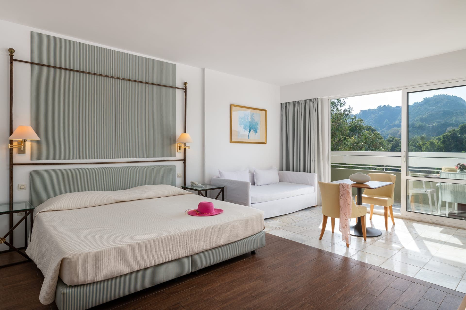 room-types-DIONHTL-STUSV-0.jpg