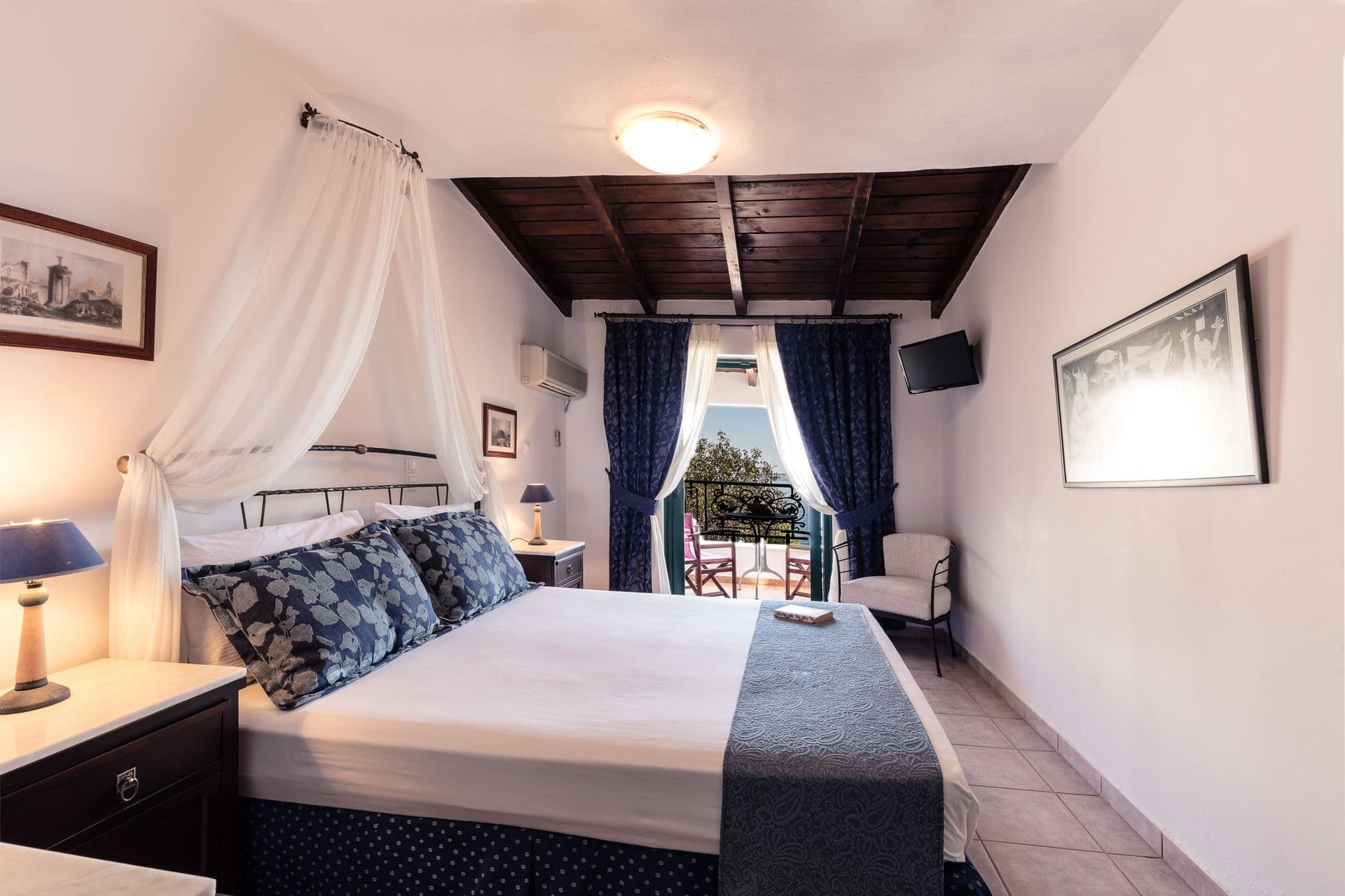 room-types-DIONYSOSHT-STAND-0.jpg
