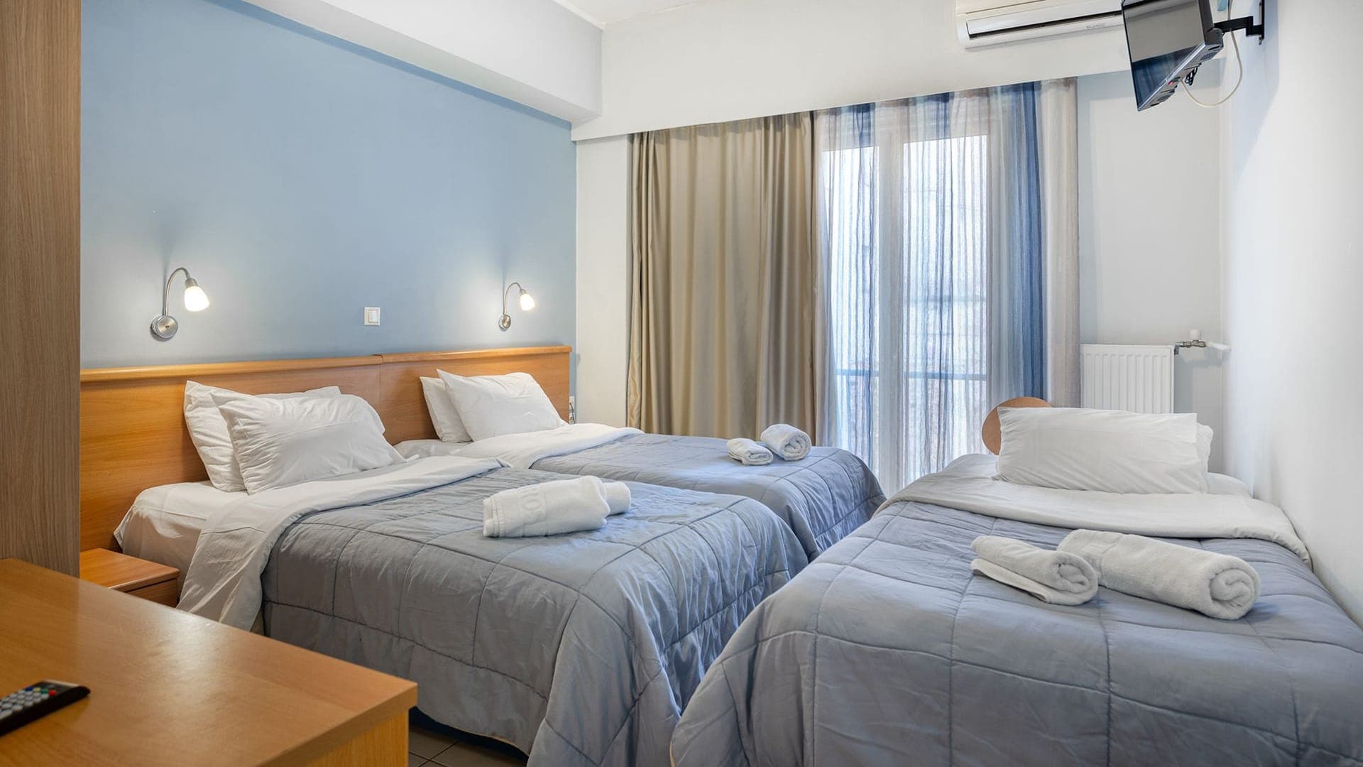 room-types-DIROSHOTEL-TRPL-0.jpg