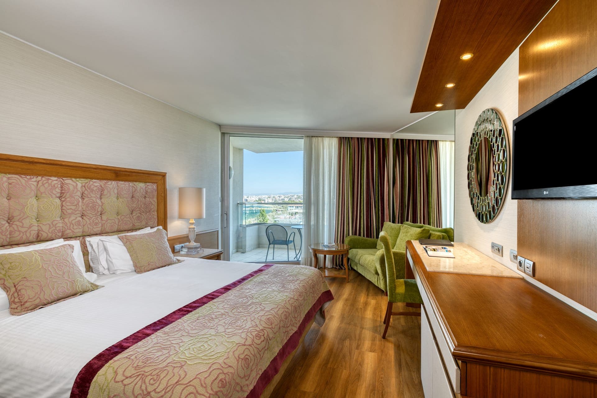 room-types-DIVAPOLLON-FAMILY-0.jpg