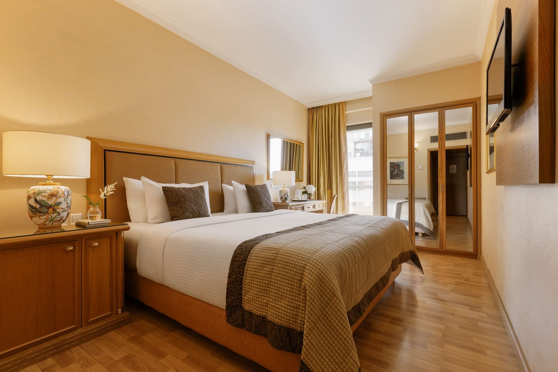 room-types-DIVLARISSA-DLXFAM-0.jpg