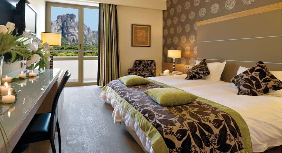 room-types-DIVMETEORA-DLX-0.jpg