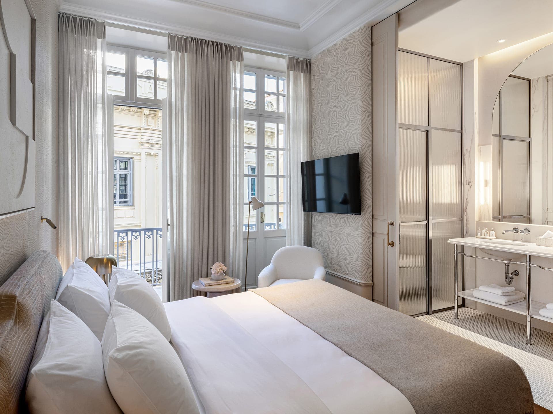 room-types-DOLLI-BAR-0.jpg