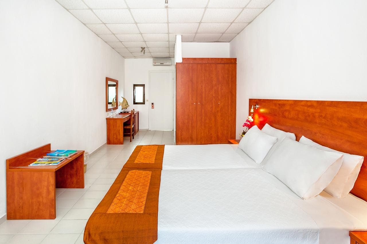room-types-DOLPHINB-SPGV-0.jpg