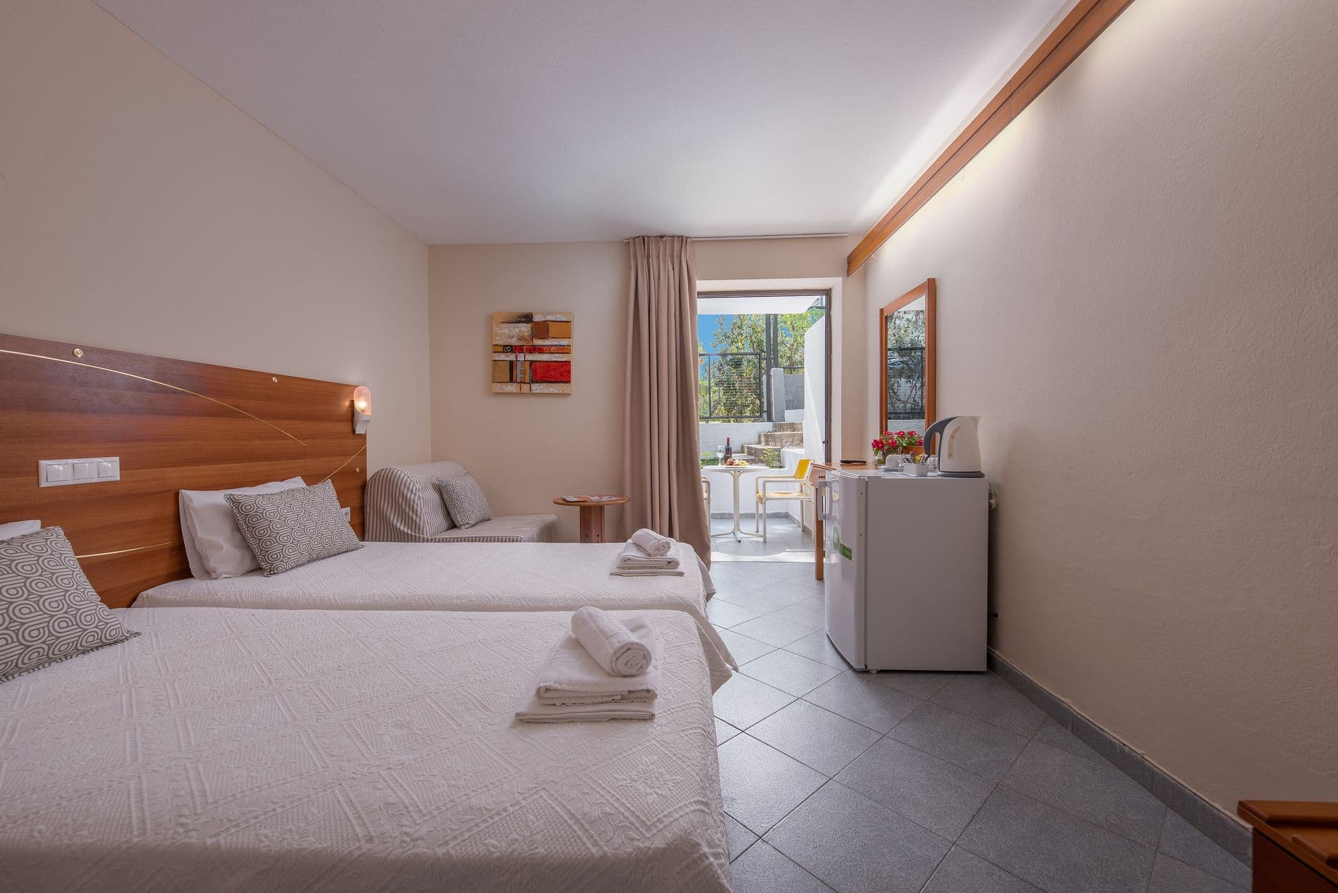 room-types-DONYSOSH-STD-0.jpg