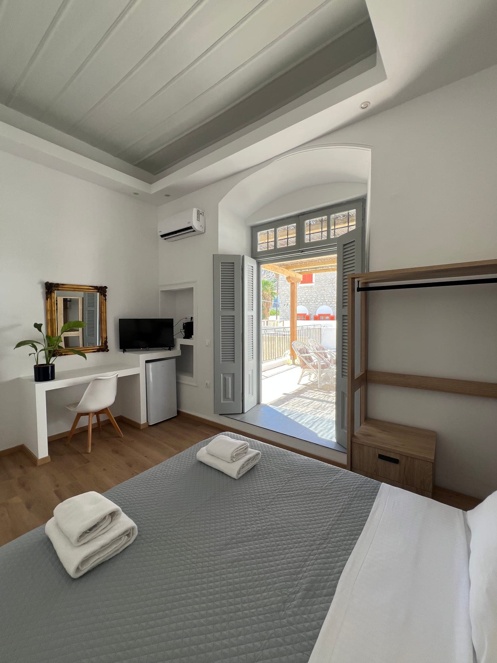 room-types-DOUSKOSGH-OLIVE-0.jpg