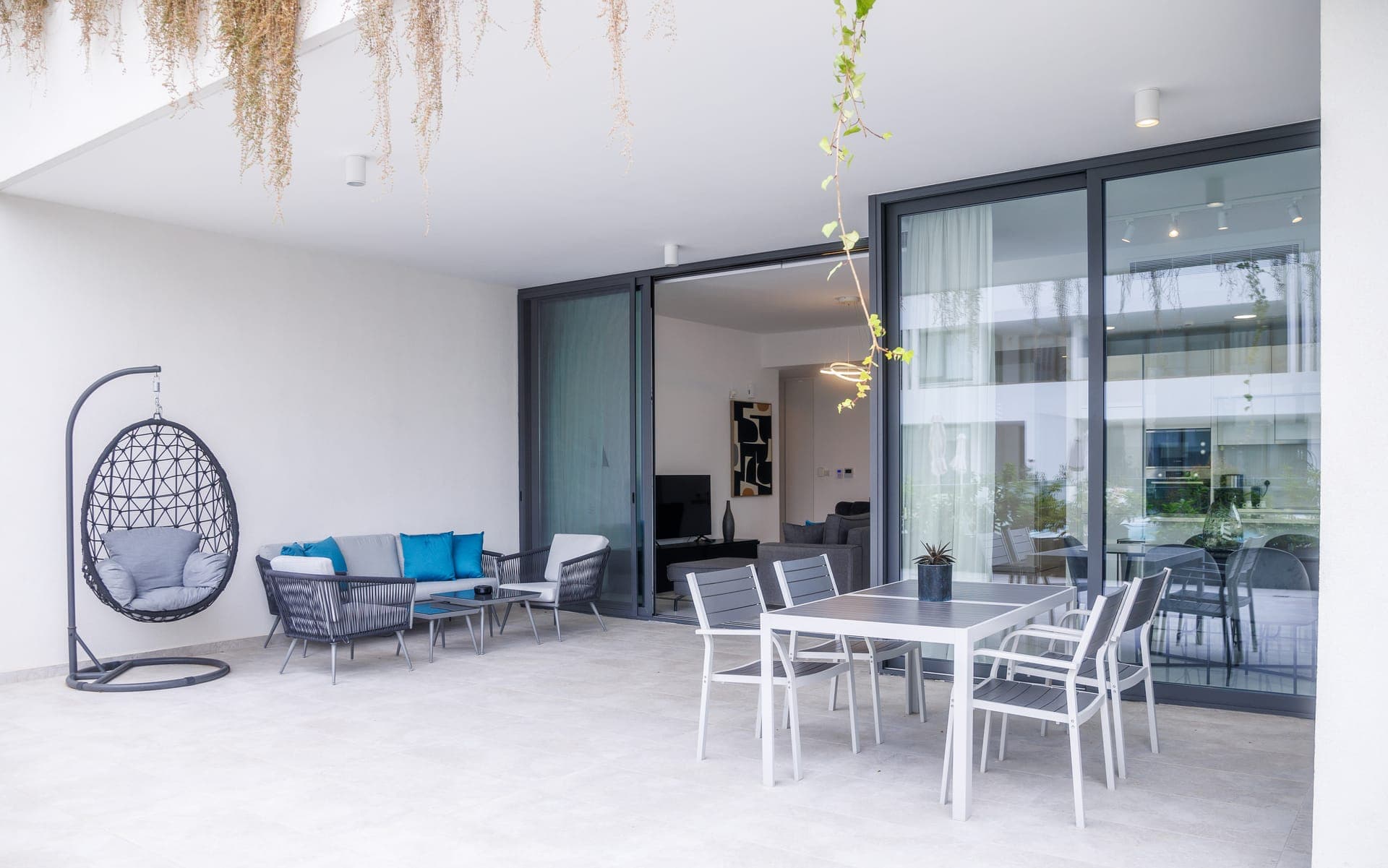 room-types-DOWNTOWNCY-CAB3BD-0.jpg