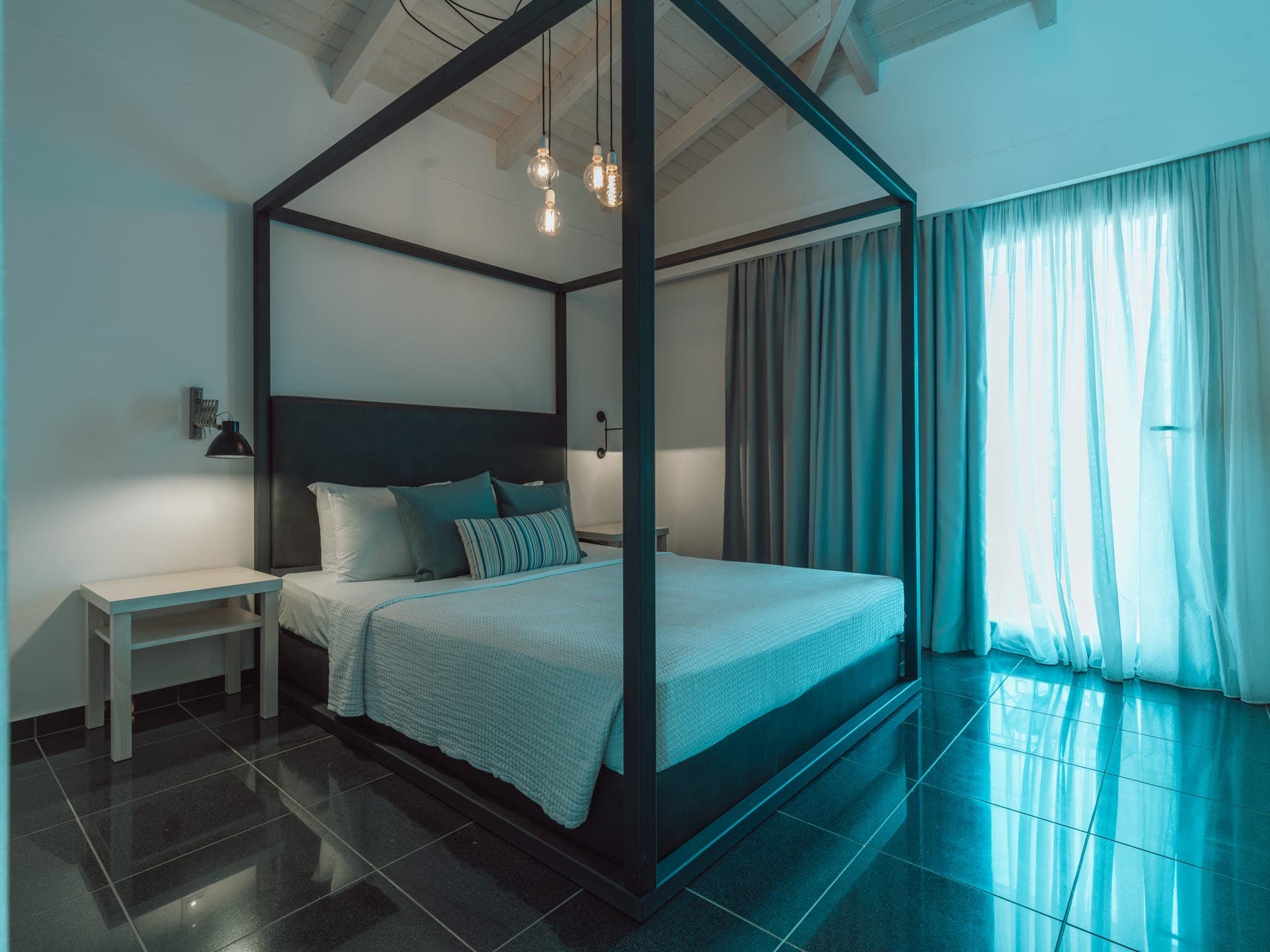 room-types-DRACOS-WHITE-0.jpg