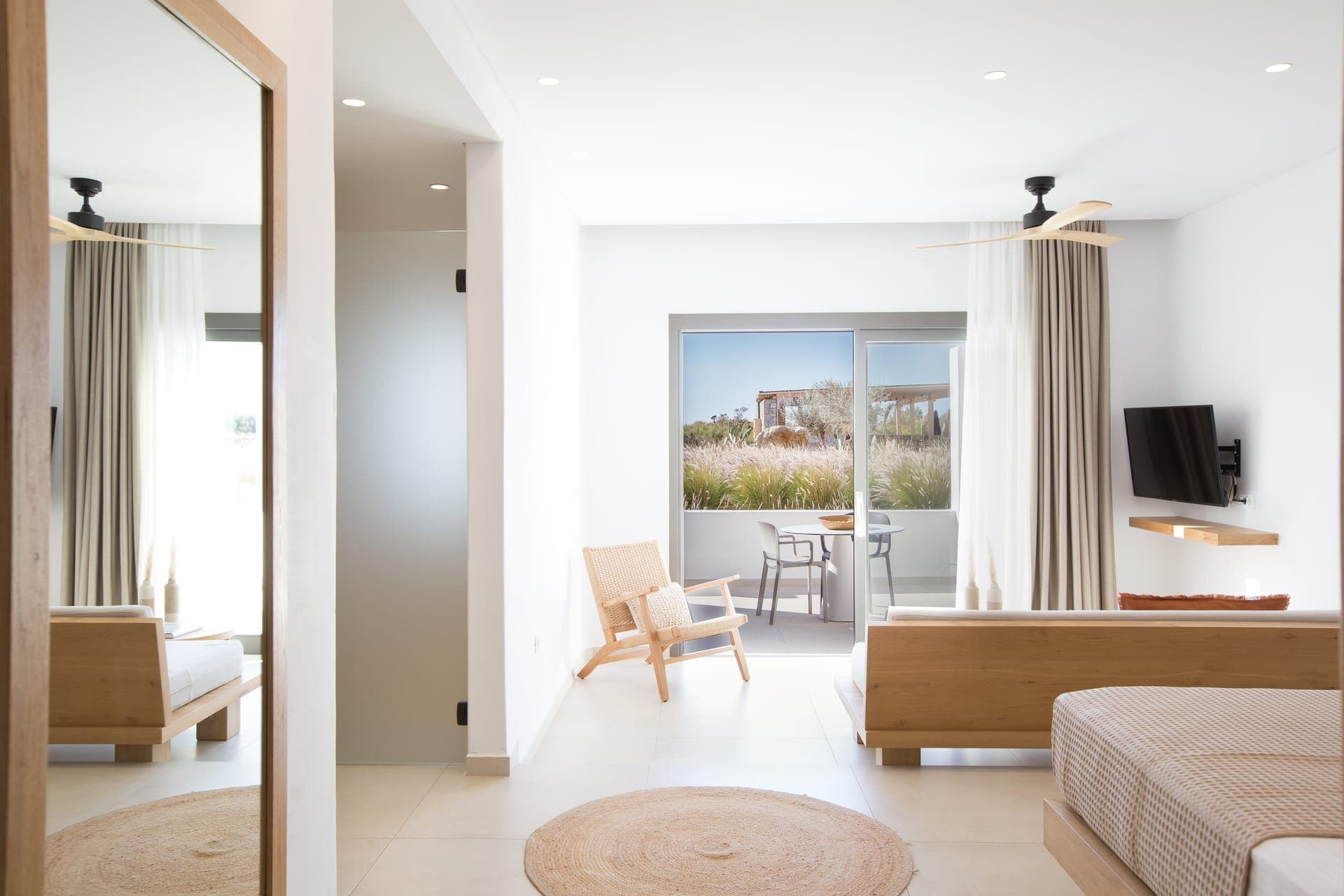 room-types-DUNESHOTEL-DELUXE-0.jpg