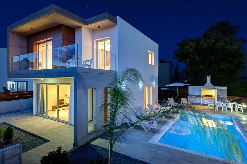 room-types-EASTMED-CORALB-0.jpg