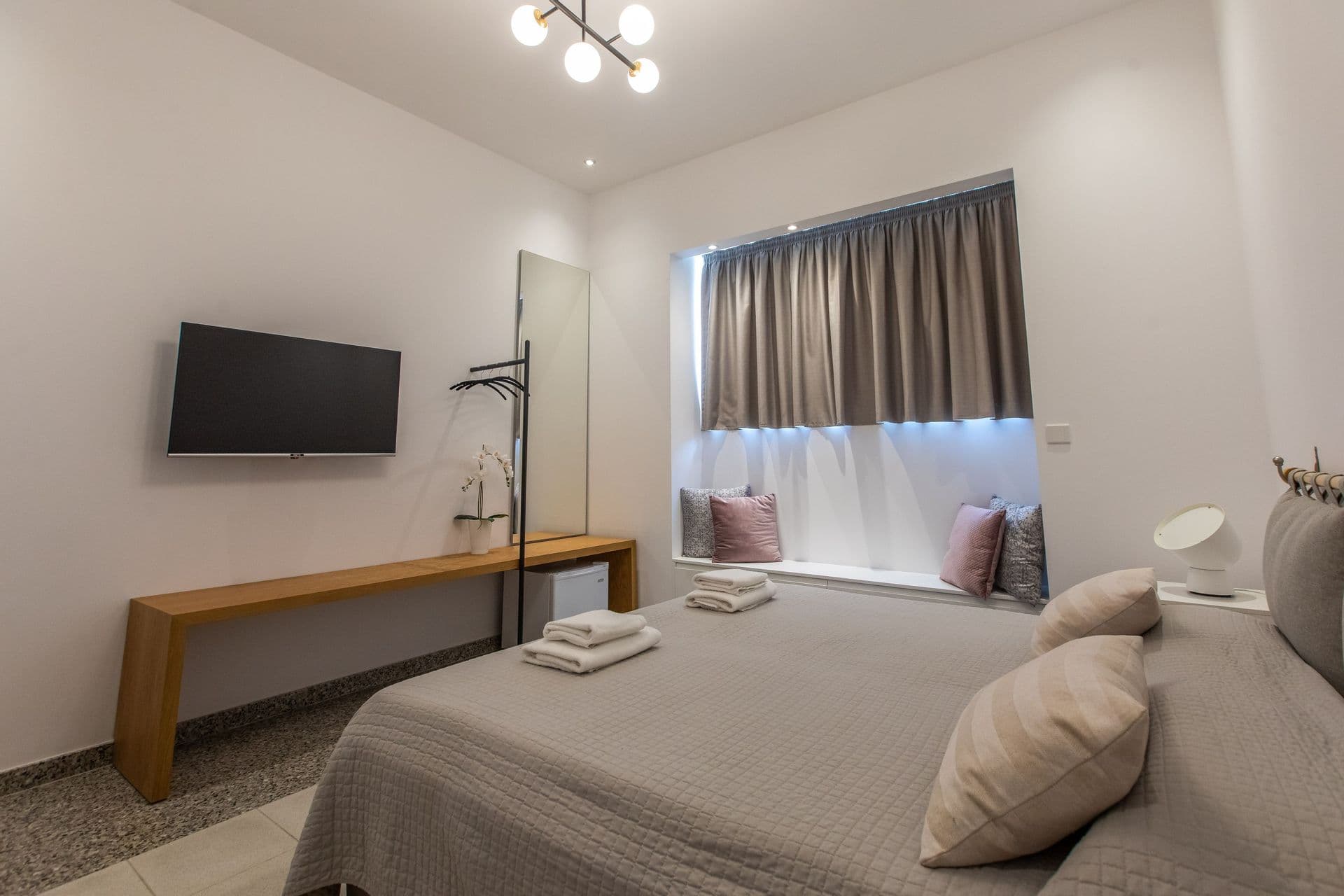 room-types-EASTMEDRM-ROOM04-0.jpg