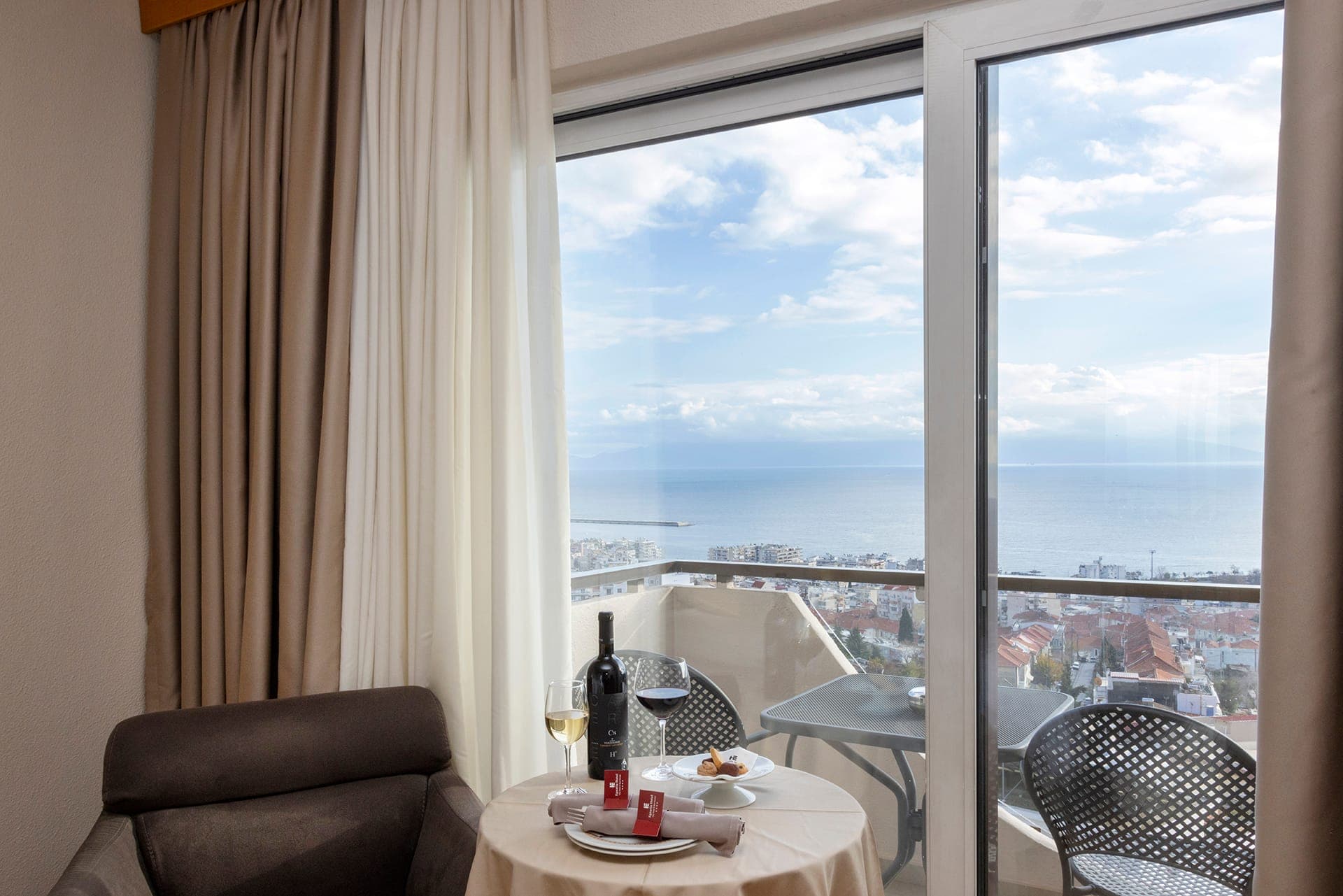room-types-EGNATIA-DBLSVP-0.jpg