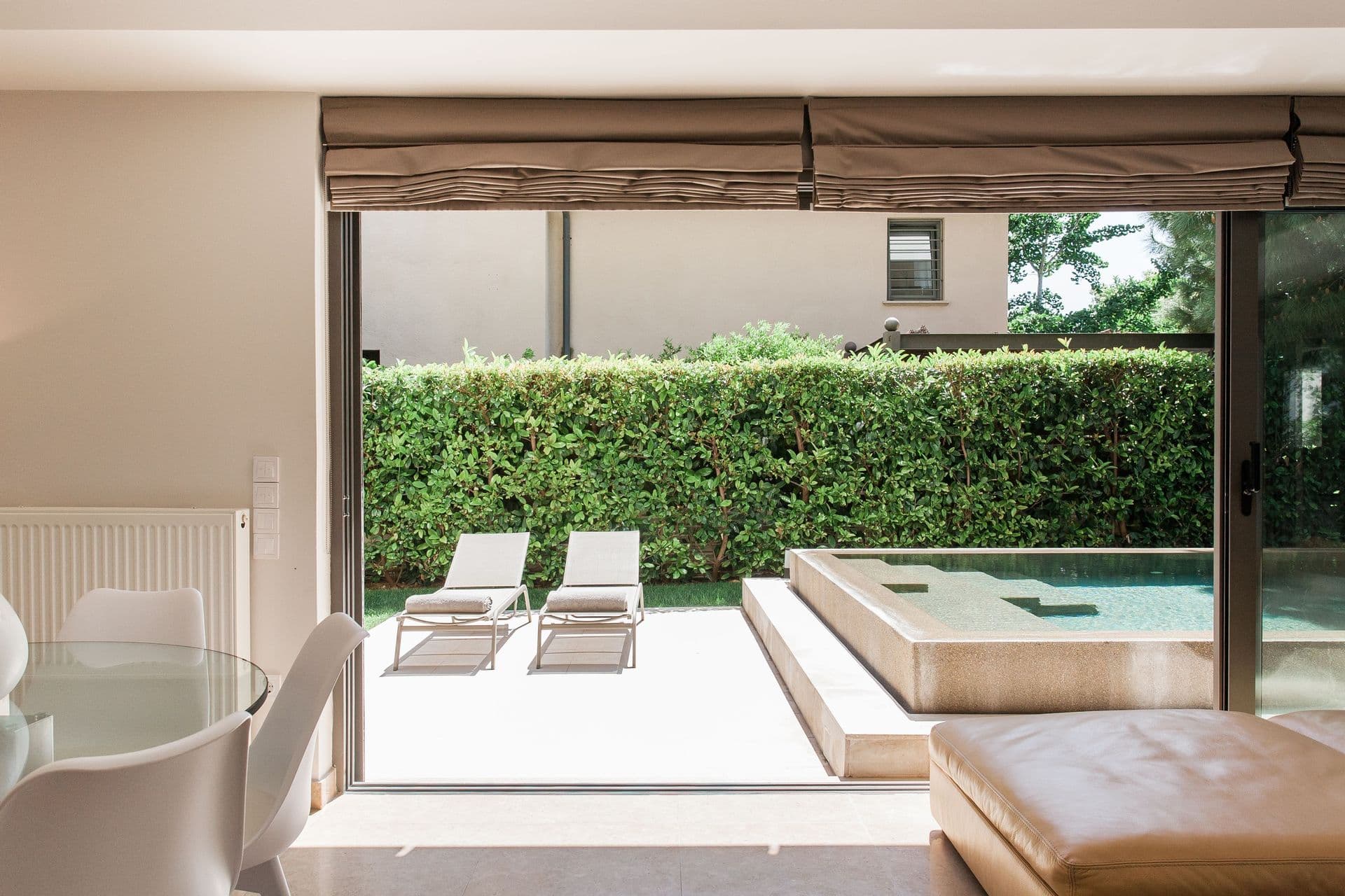a Chic Maisonette with Privet Gym, privet Pool & Garden