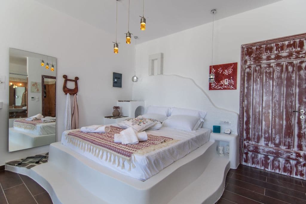 room-types-ELAIOLITHO-LOVEST-0.jpg