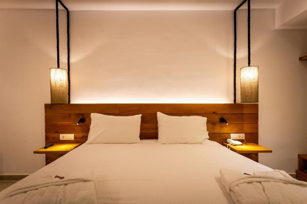 room-types-ELEALS-DBL-0.jpg