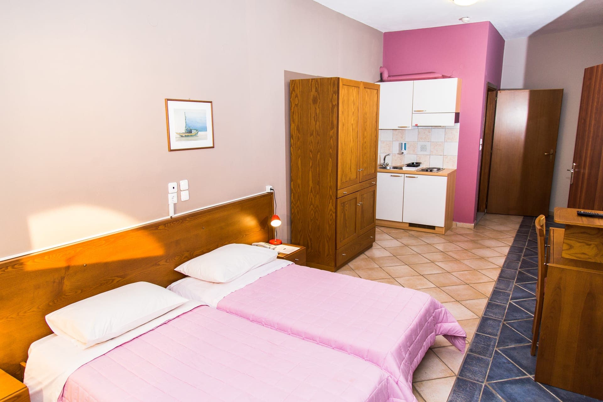 room-types-ELEAMAREHO-DBLNV-0.jpg